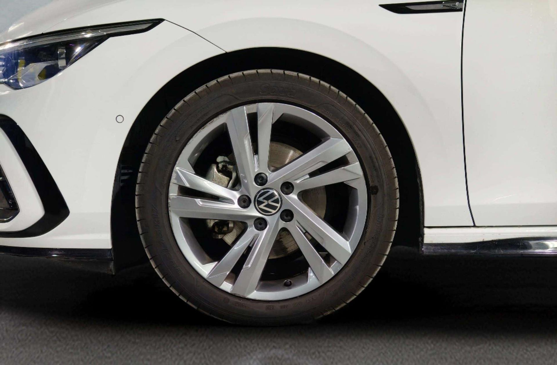 Volkswagen Golf R-Line 1.5 eTSI DSG - foto 45