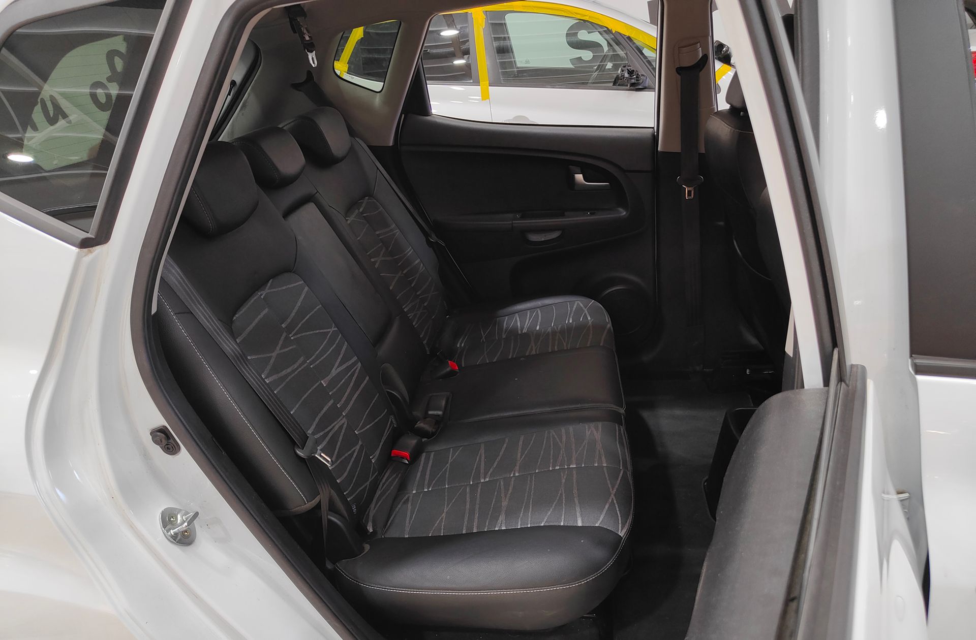 Kia Venga 1.4 Cvvt x-Tech17 - foto 15