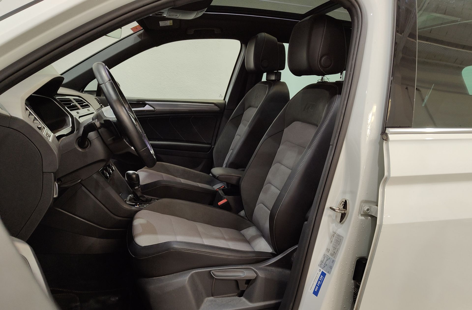 Volkswagen Tiguan Sport 1.4 ACT TSI DSG Paquete R-Line - foto 14