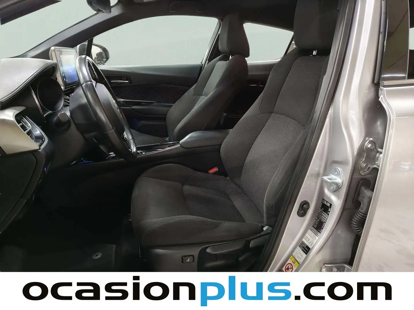 Foto Toyota C-HR Toyota C-HR 1.8 125H Advance (122 CV)