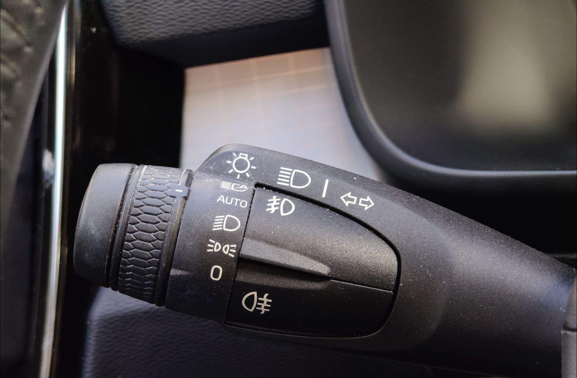 Volvo XC40 T3 Business Plus - foto 28