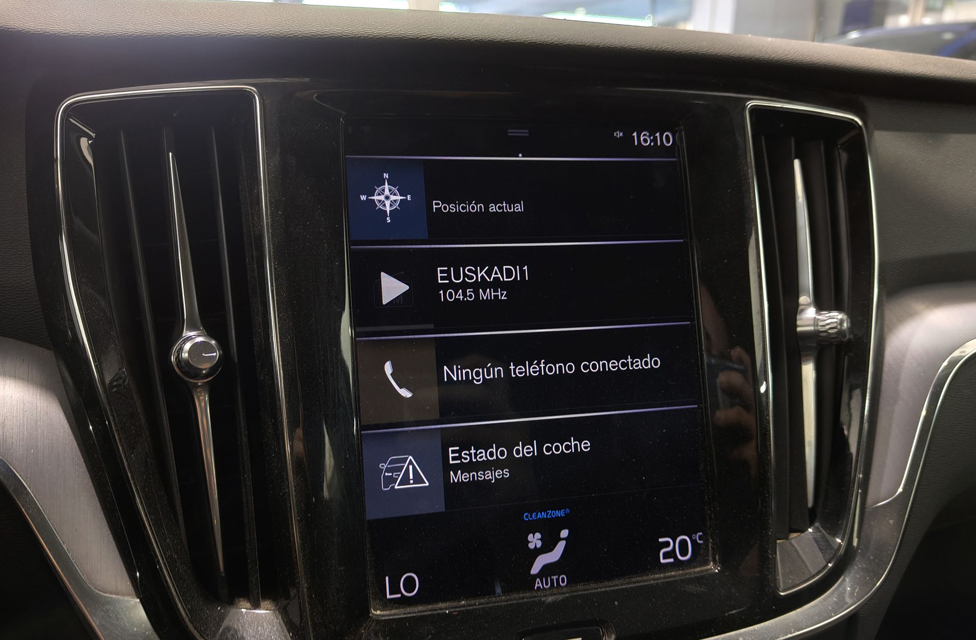 Volvo V60 D4 Momentum - foto 8
