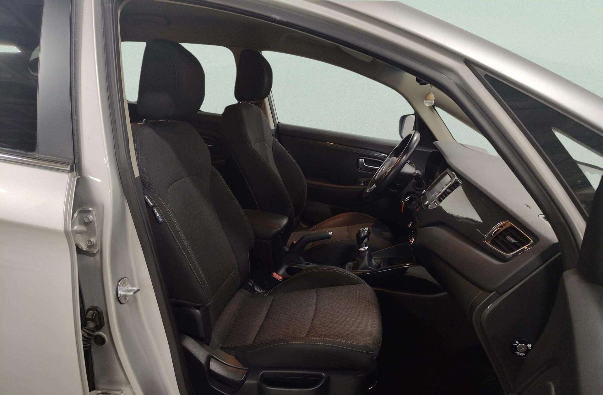 Kia Carens 1.6 GDi Drive - foto 19