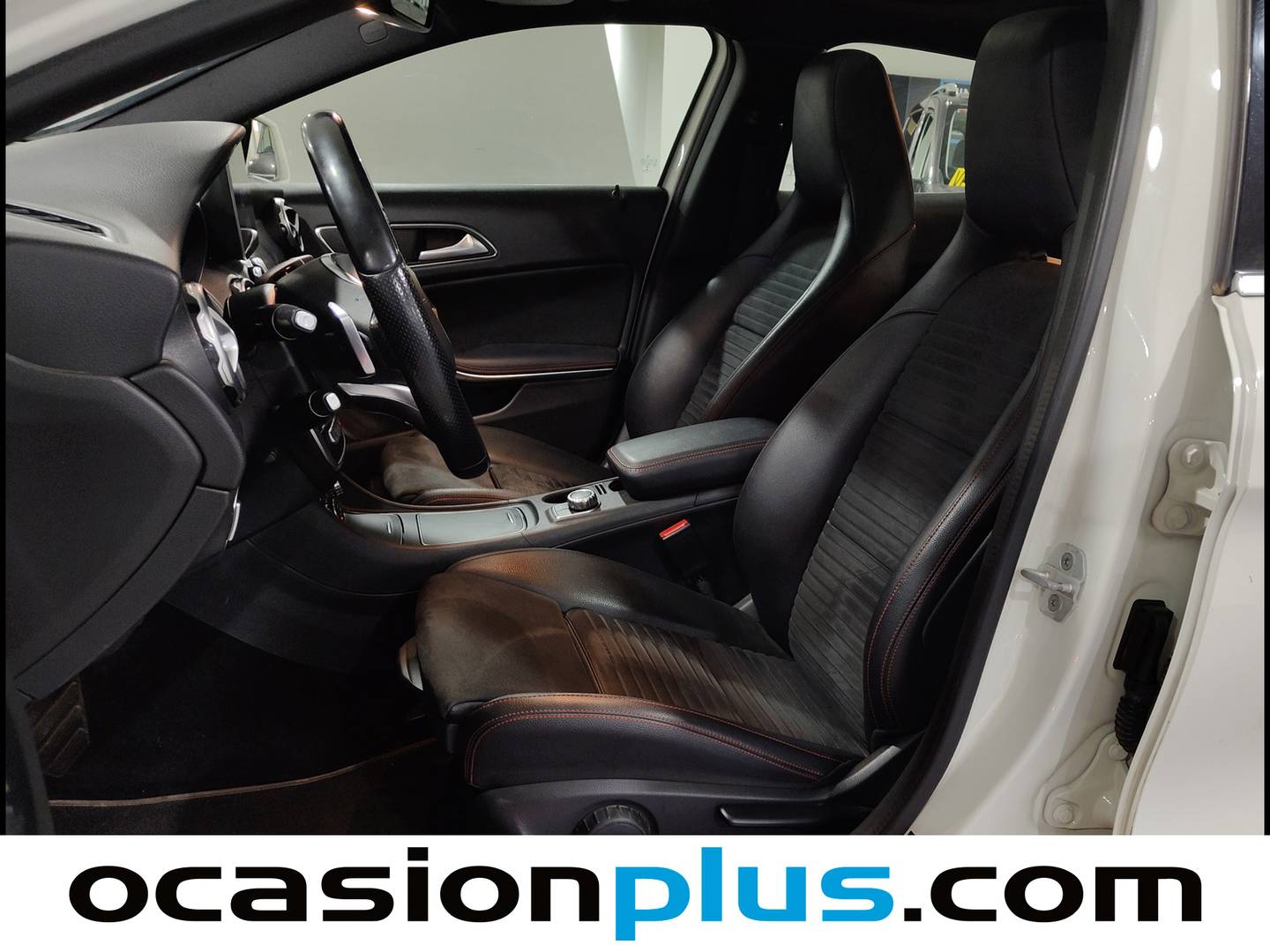 Foto asientos delanteros Mercedes GLA Mercedes GLA 200 d (136 CV) Pack AMG
