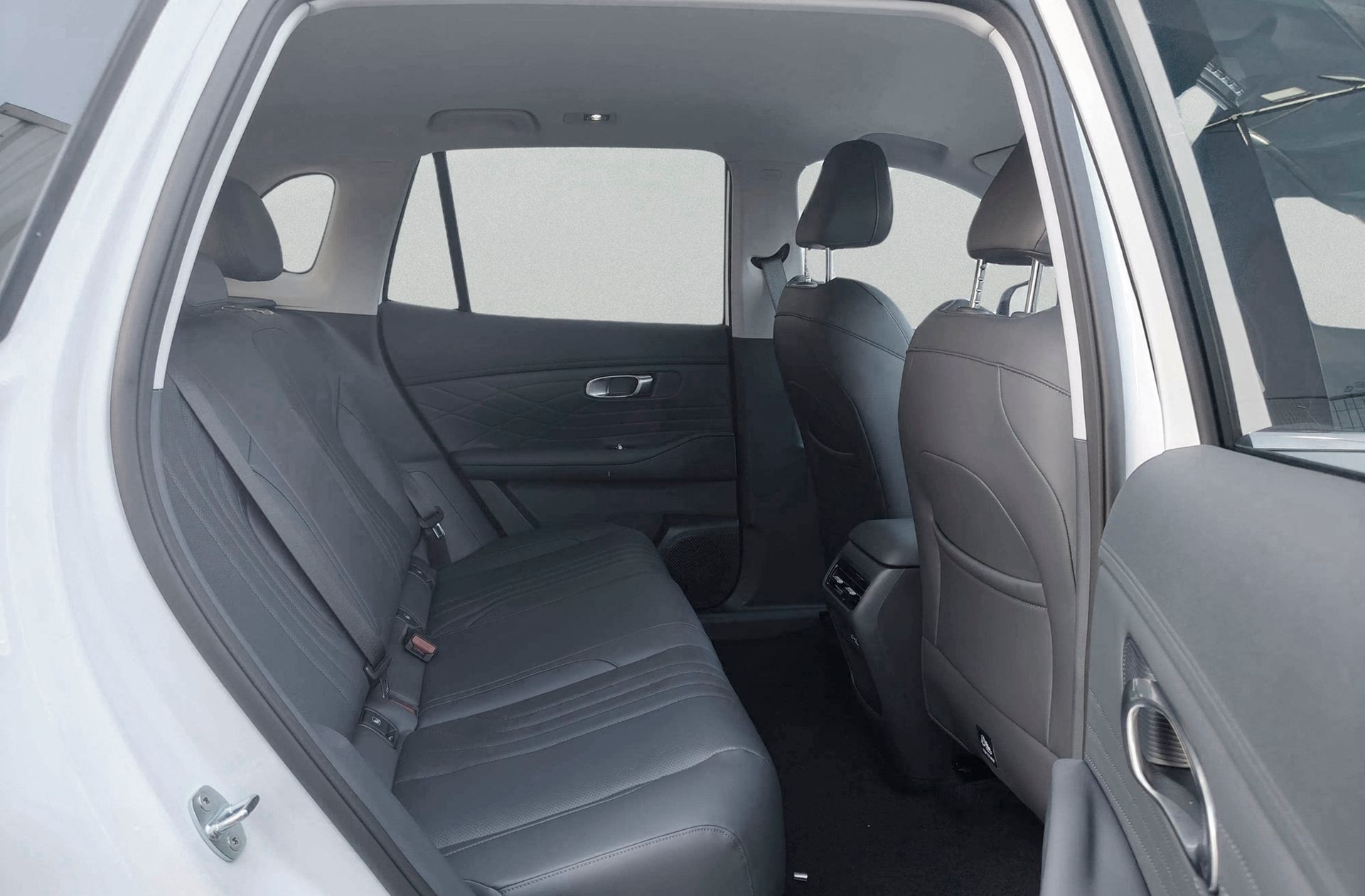 Geely Starray EM-i 1.5 PHEV Pro - foto 18