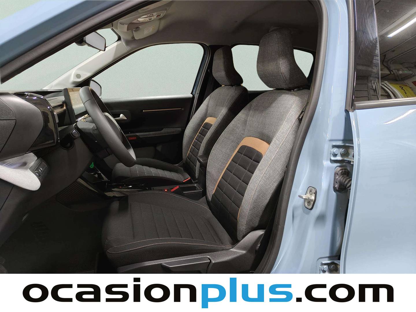 Foto asientos delanteros Citroën C3 Aircross Citroën C3 Aircross Hybrid 145 Plus e-DCS6 (145 CV)