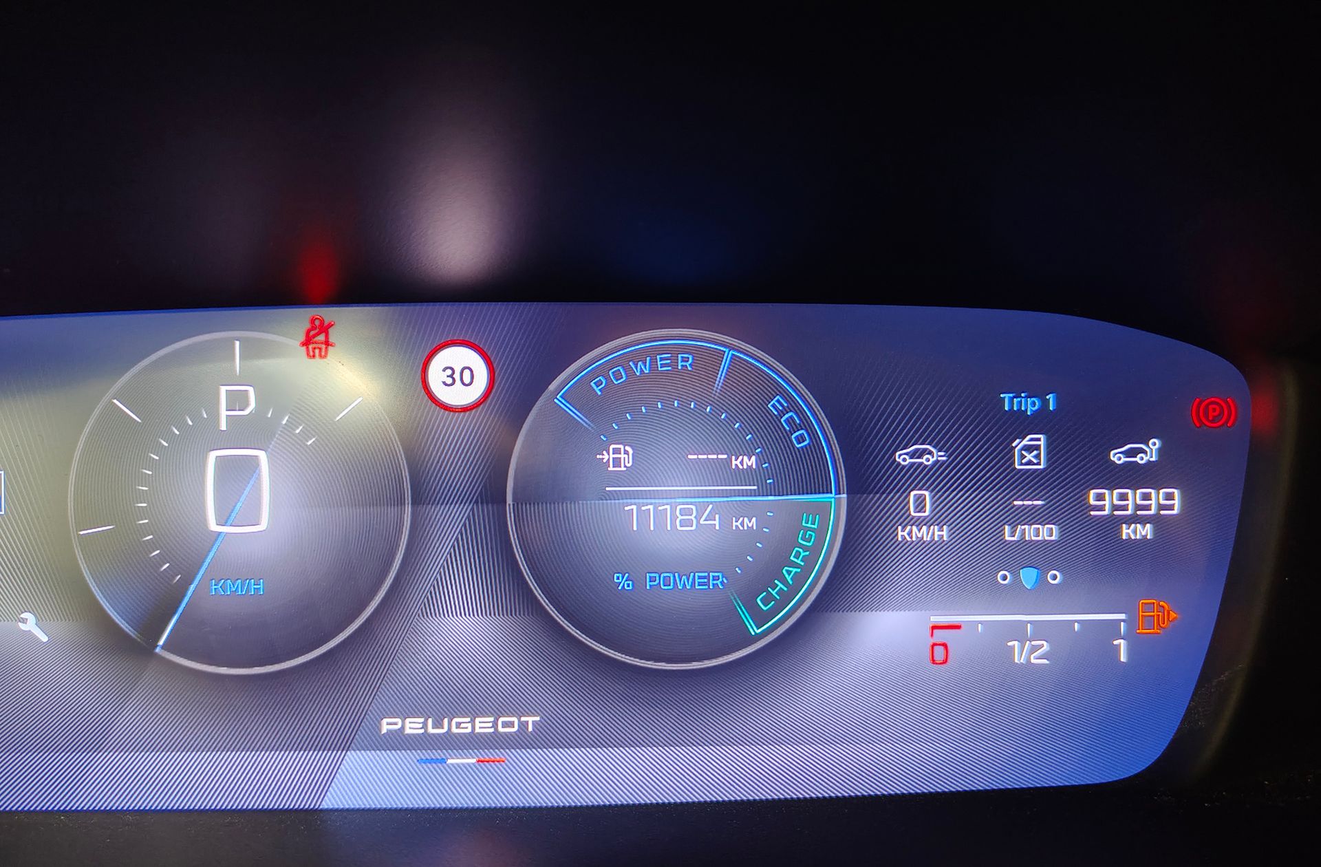 Peugeot 408 Allure Hybrid 145 eDCS6 - foto 12