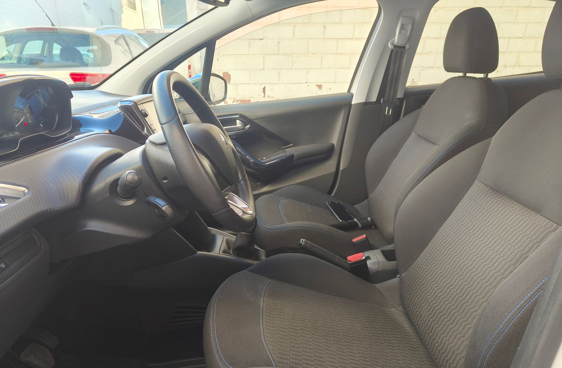 Peugeot 208 PureTech Signature - foto 7