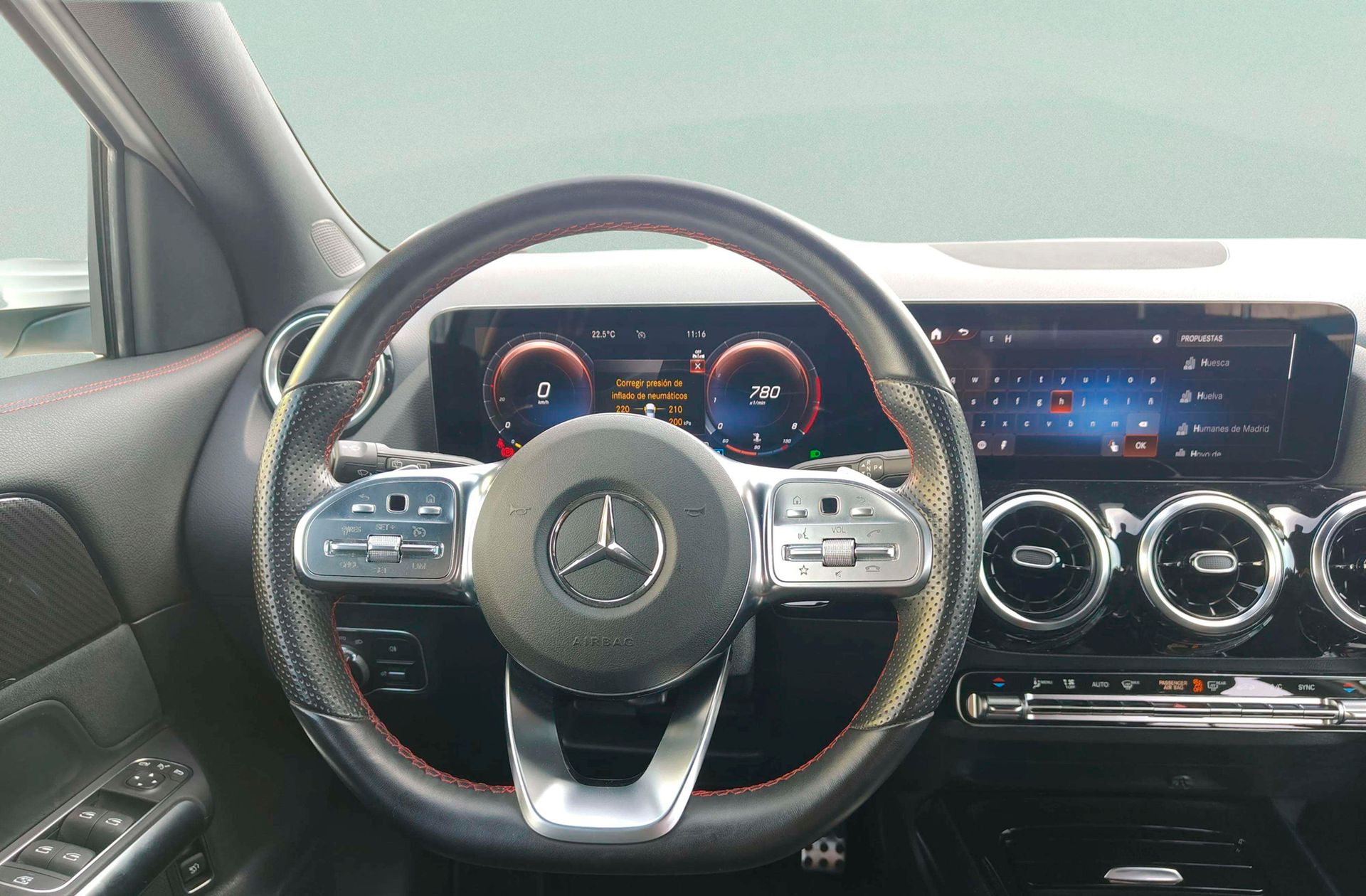 Mercedes-Benz GLA 200 - foto 24