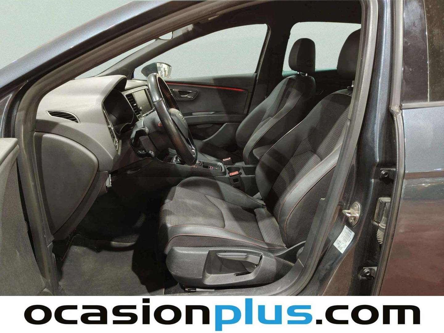 Foto asientos delanteros Seat León Seat León 1.5 TGI GNC S&S FR Edition Plus DSG (130 CV)