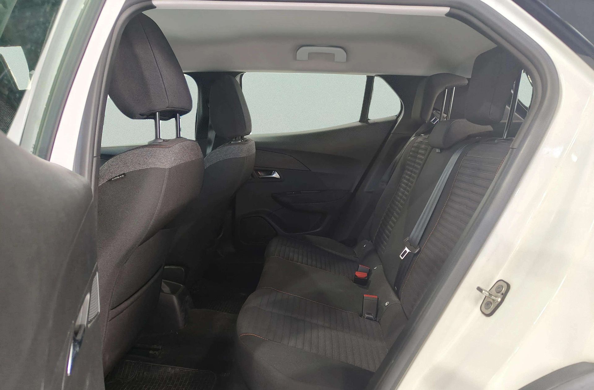 Peugeot 2008 PureTech 100 Active Pack - foto 11
