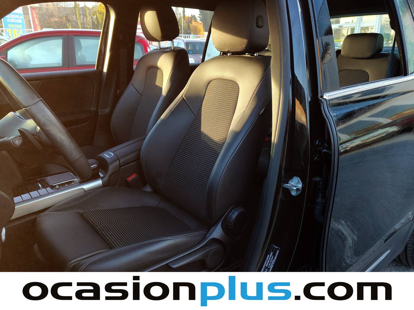 Foto Mercedes GLB Mercedes-Benz GLB 220 D 4Matic (190 CV)