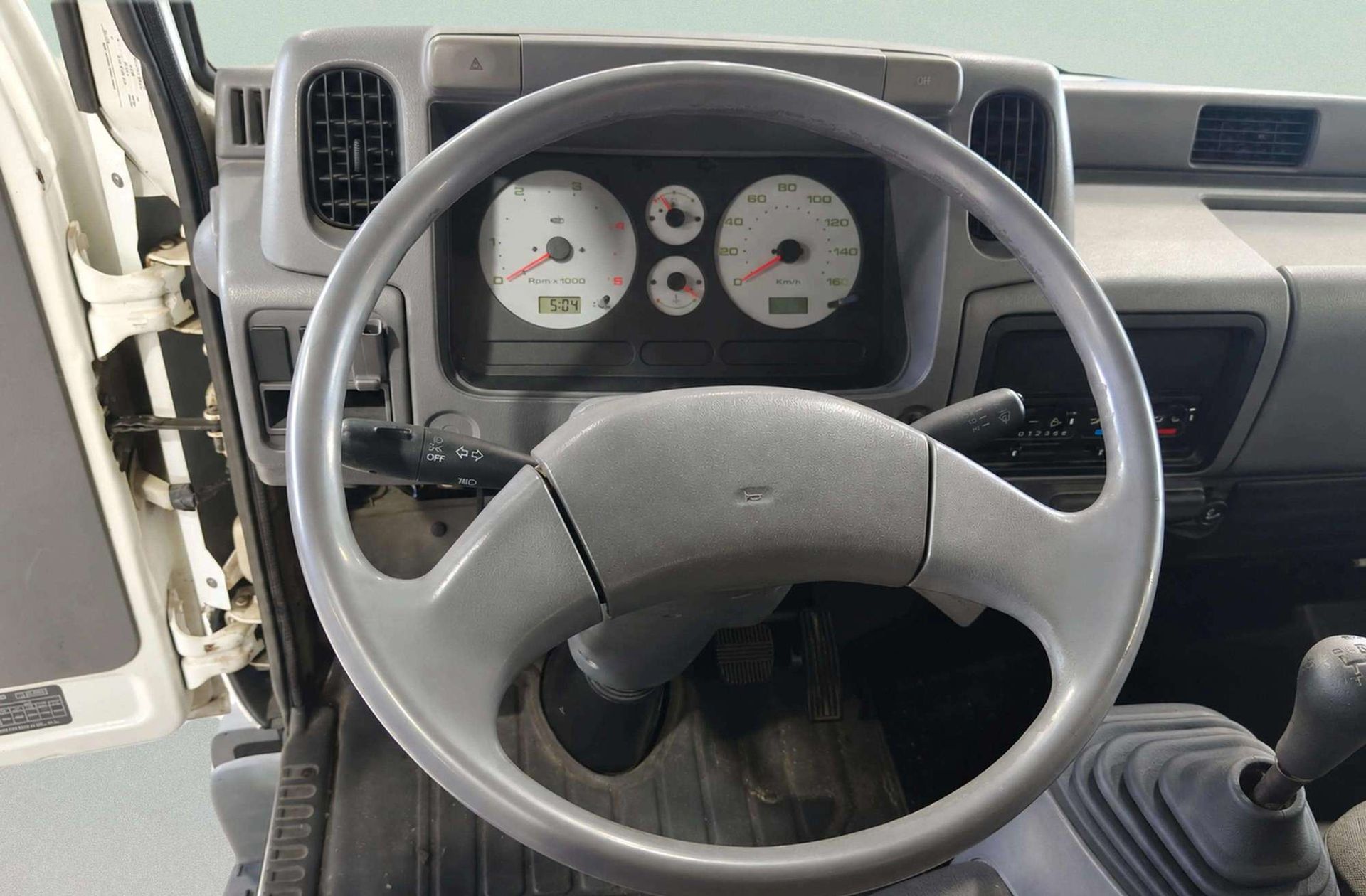 Nissan Cabstar E Chasis 3.0 TL 120.35/1 corta - foto 15