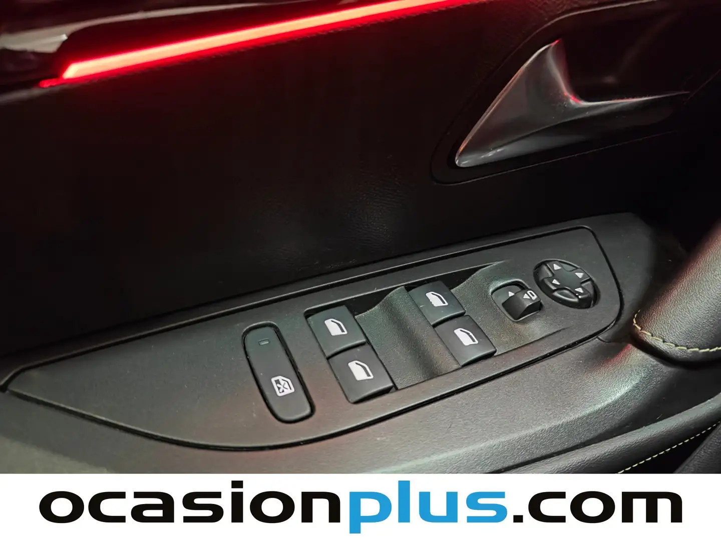 Foto Peugeot 2008 Peugeot 2008 PureTech 130 S&S GT EAT8 (130 CV)