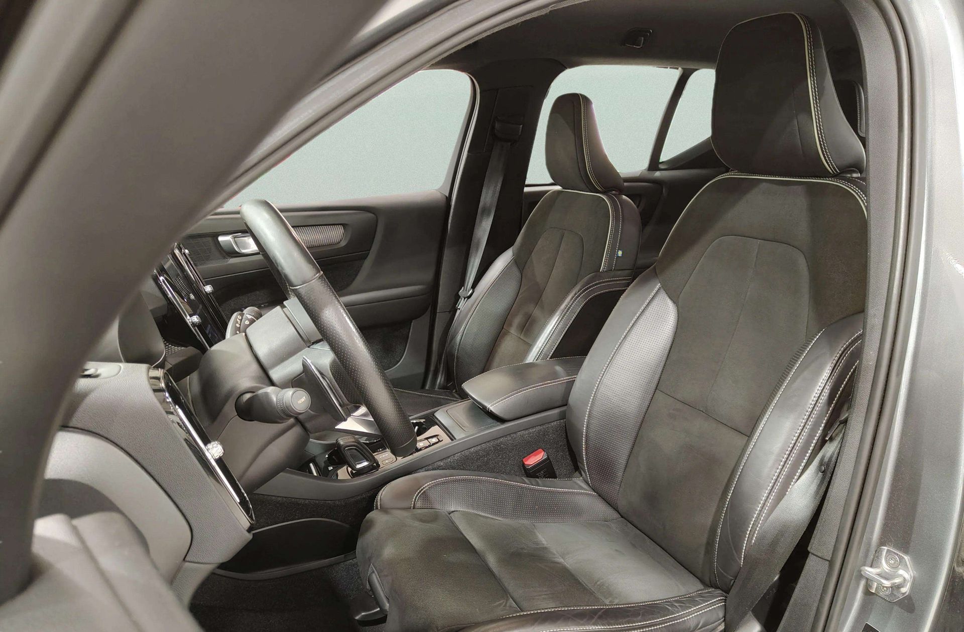 Volvo XC40 D4 R-Design AWD - foto 11