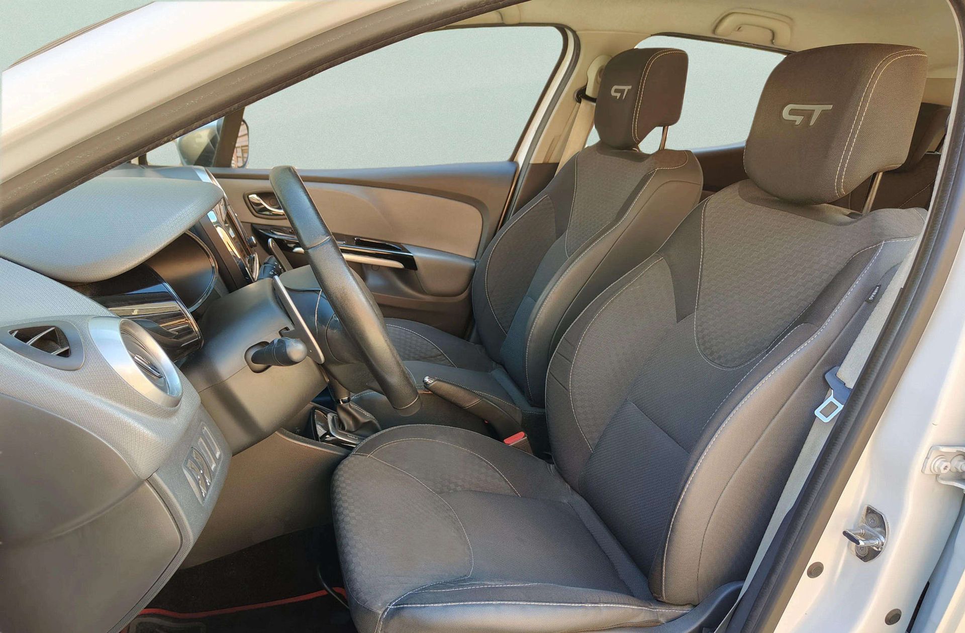 Renault Clio GT TCe EDC - foto 10