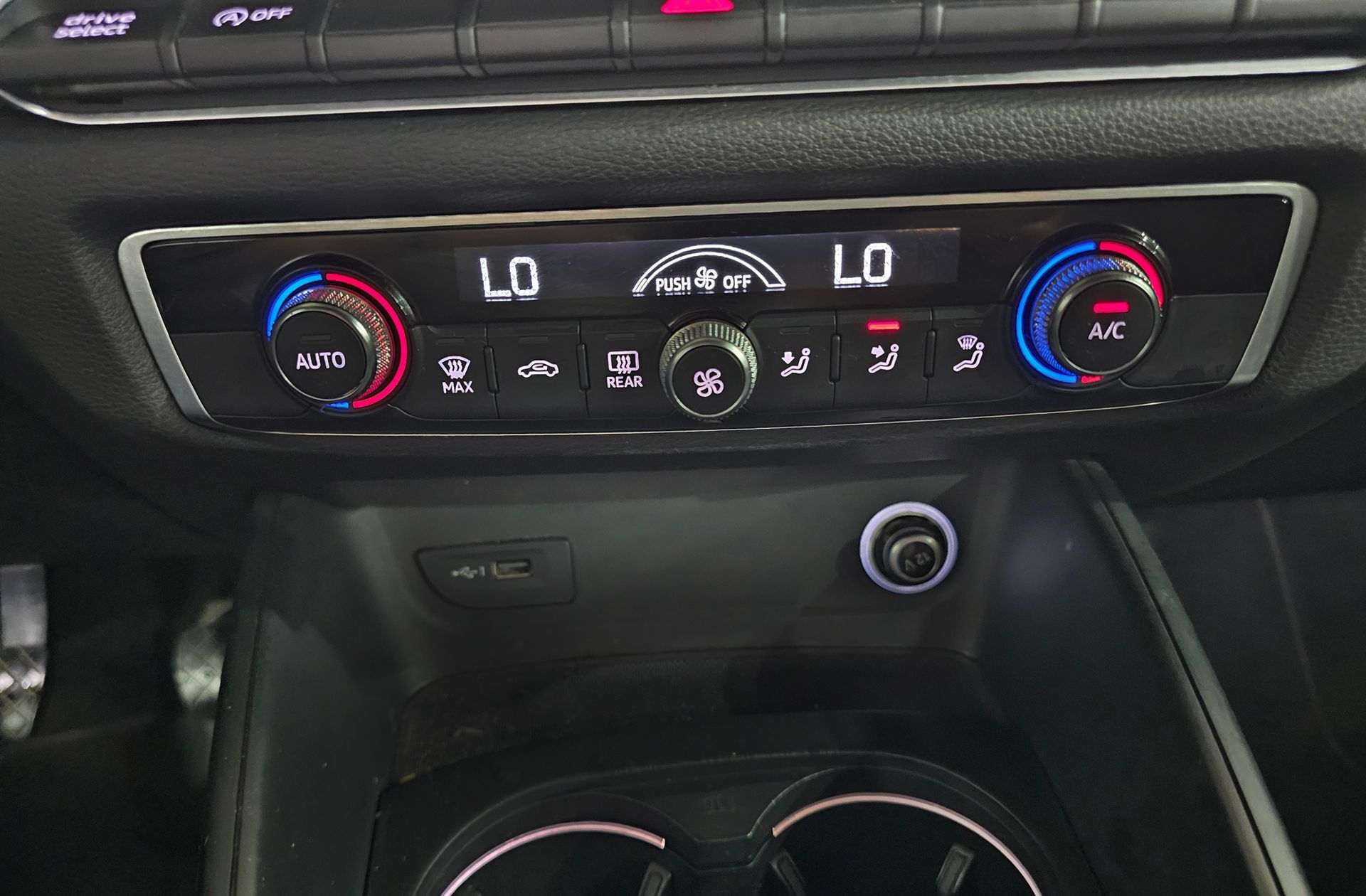 Audi A3 1.6 TDI sport edition - foto 31