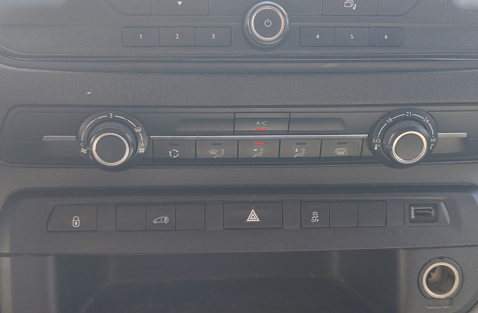 Peugeot Expert Furgon BlueHDi 95 Pro Standard - foto 25
