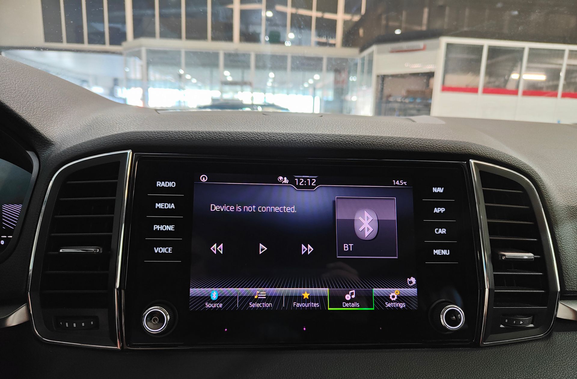 Škoda Karoq 2.0 TDI Selection - foto 30