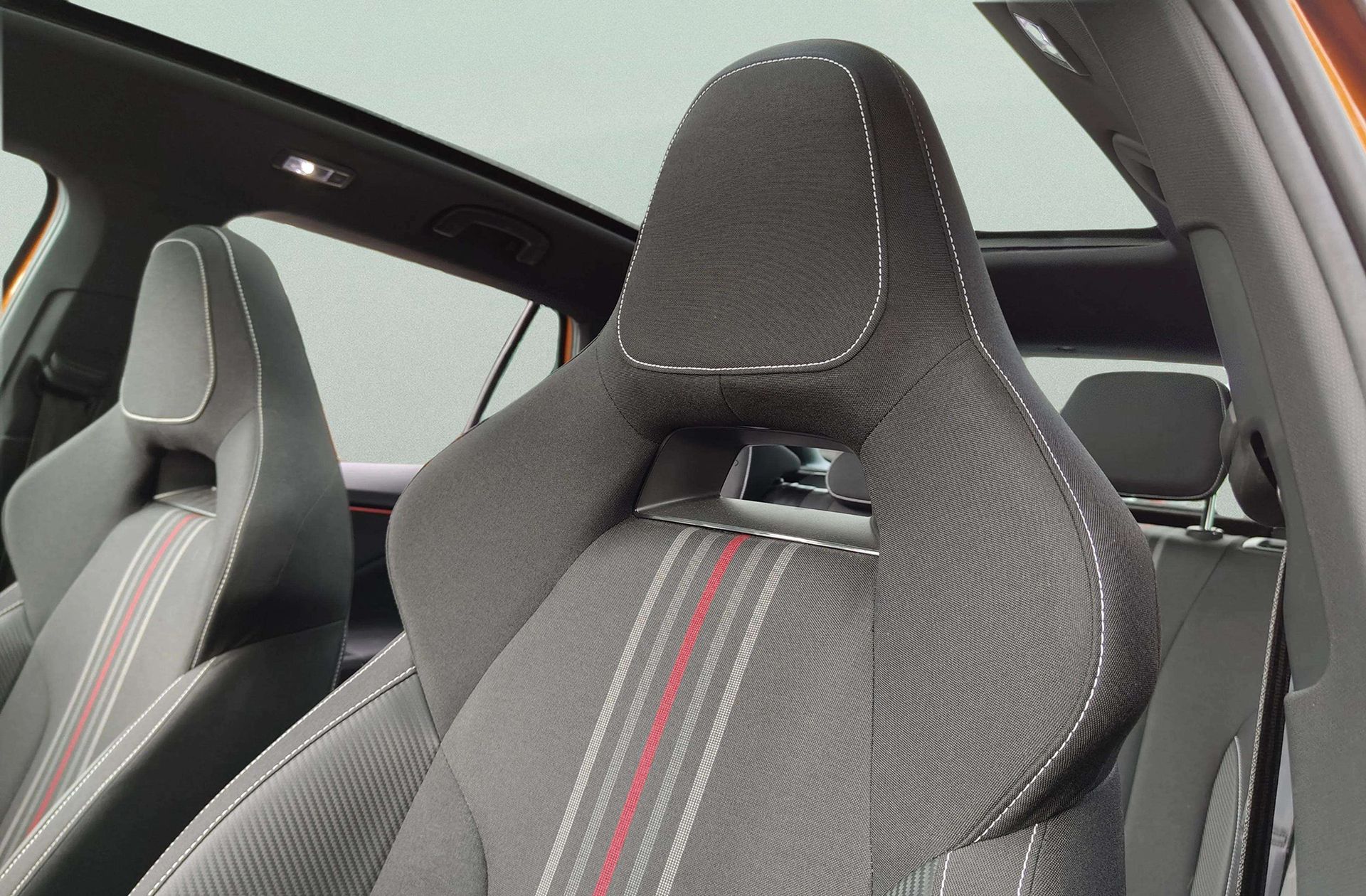 Škoda Kamiq 1.5 TSI Montecarlo DSG - foto 9