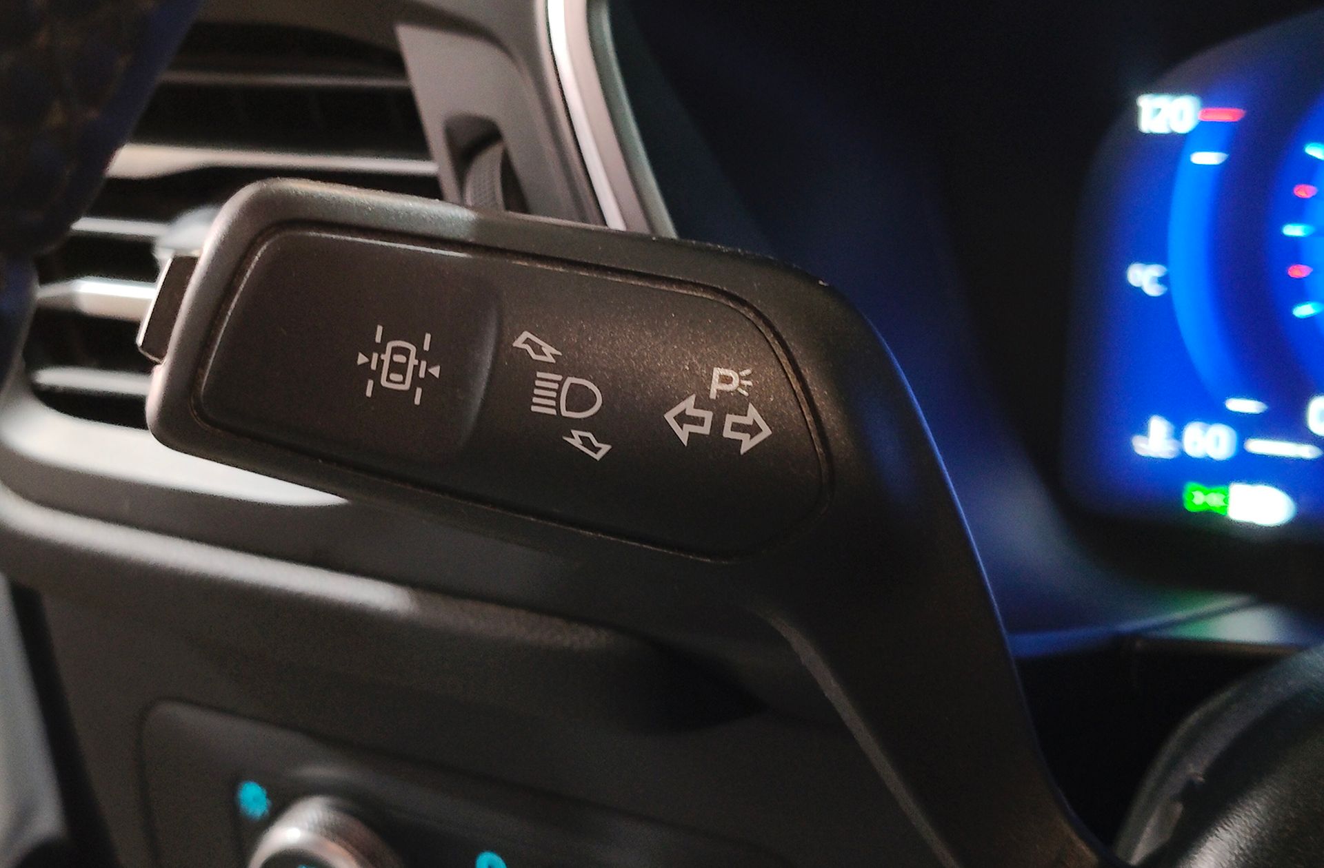 Ford Kuga 1.5 EcoBlue Titanium - foto 28