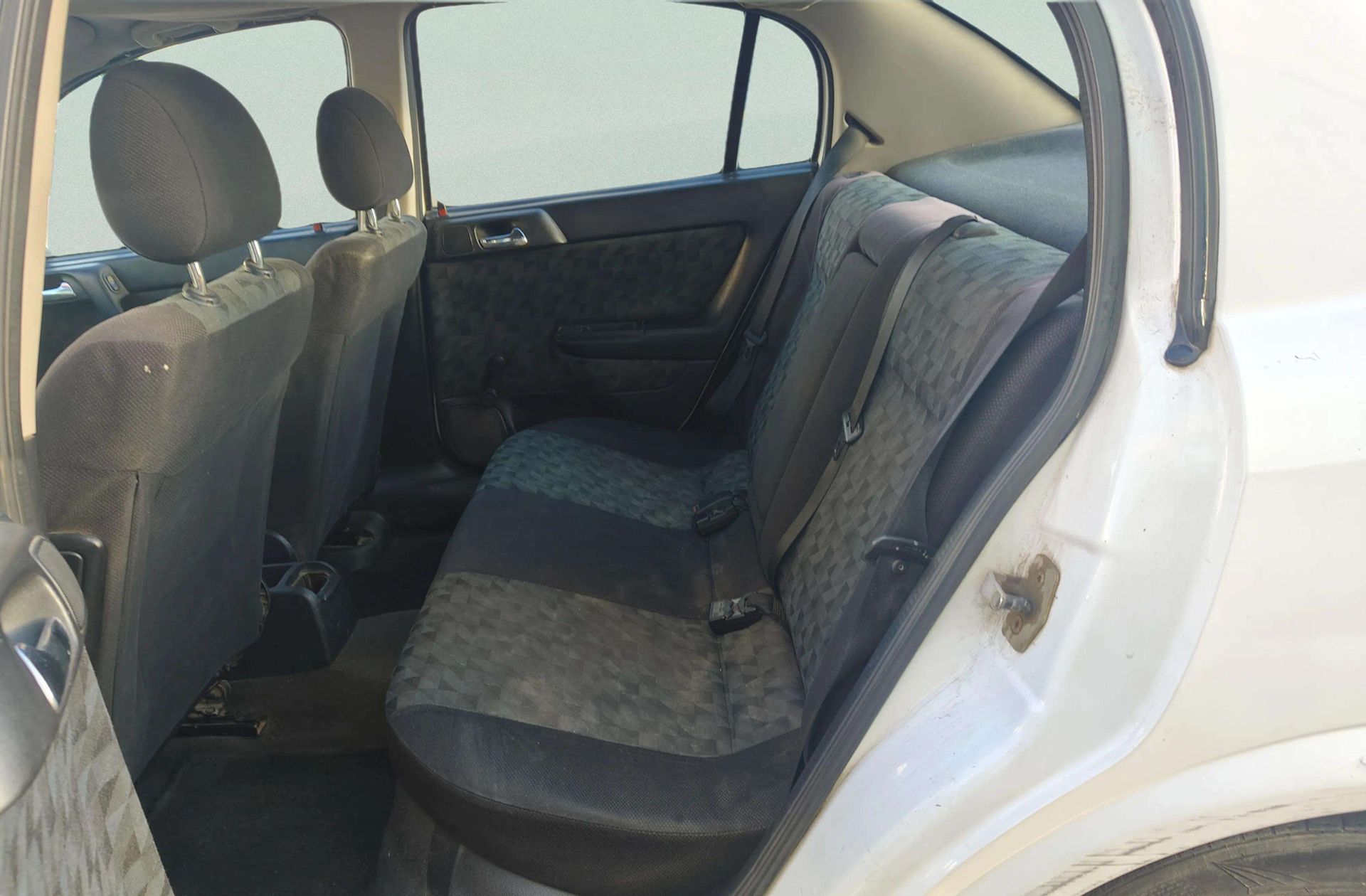 Opel Astra 1.6 Club Sedan - foto 9