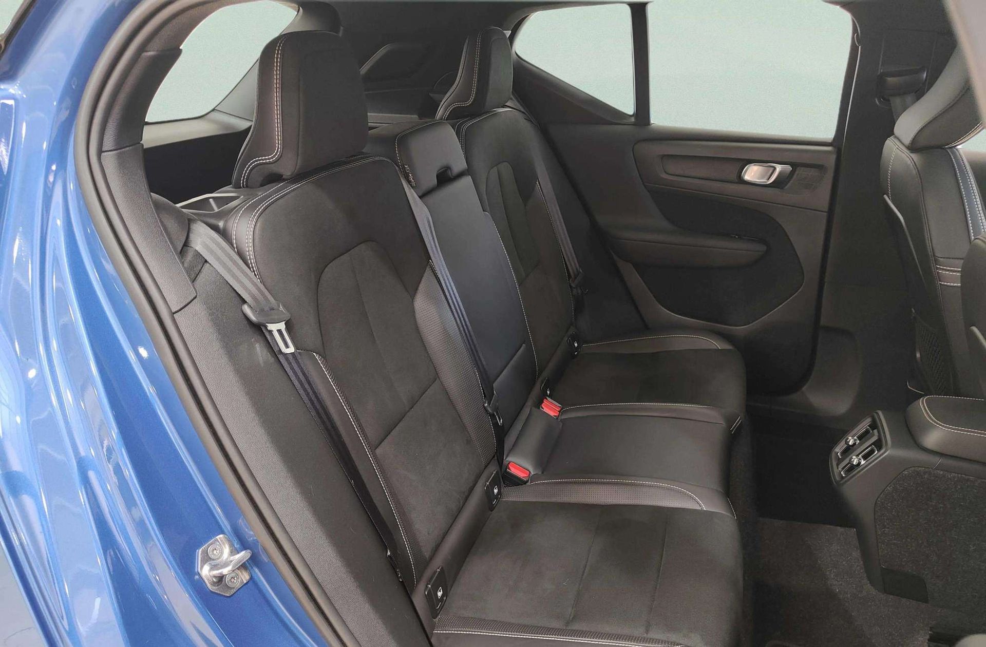 Volvo XC40 T4 R-Design - foto 19