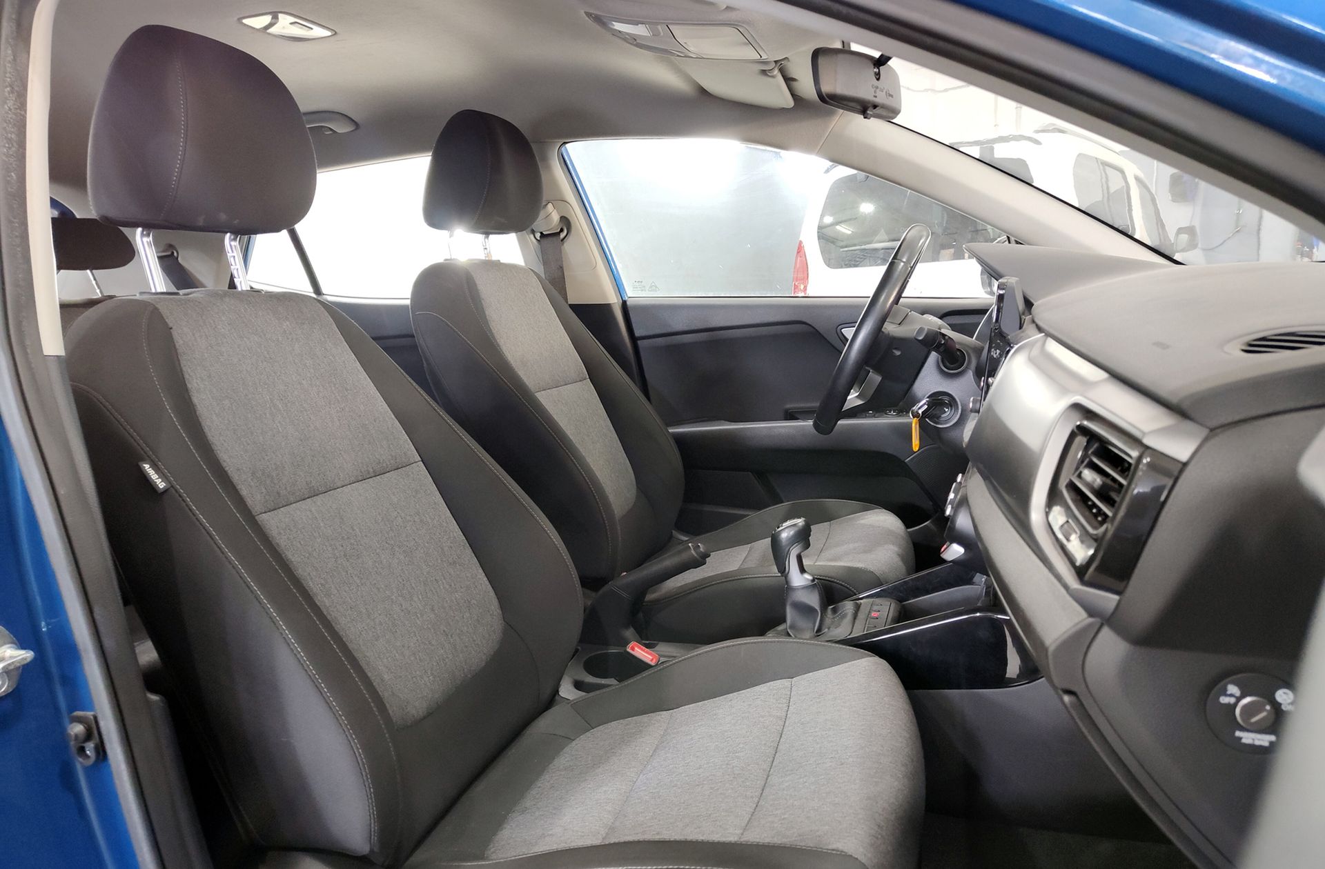 Kia Stonic 1.0 T-GDi Concept - foto 16