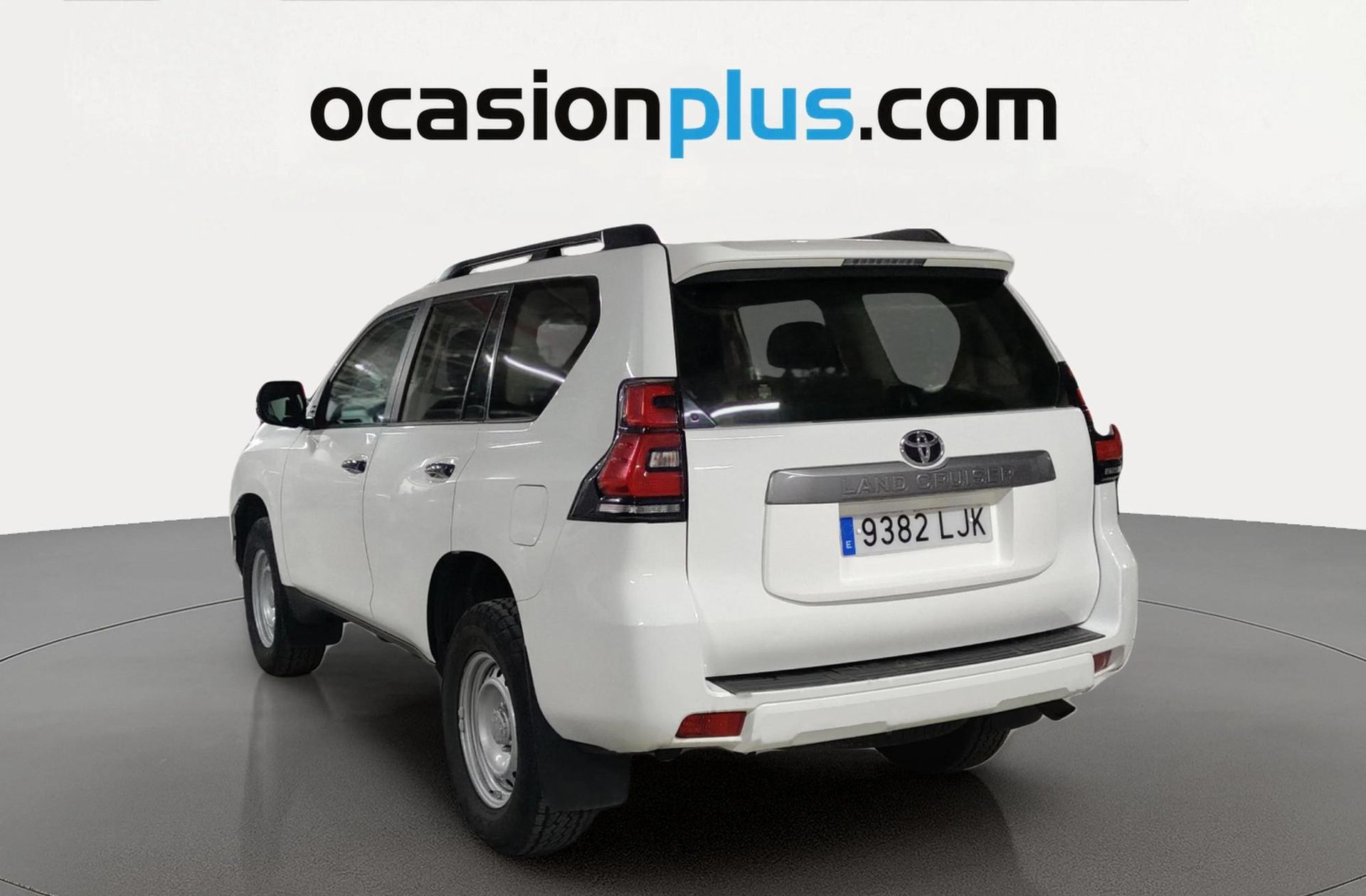 Toyota Land Cruiser 2.8 D-4D GX 7 plazas - foto 3