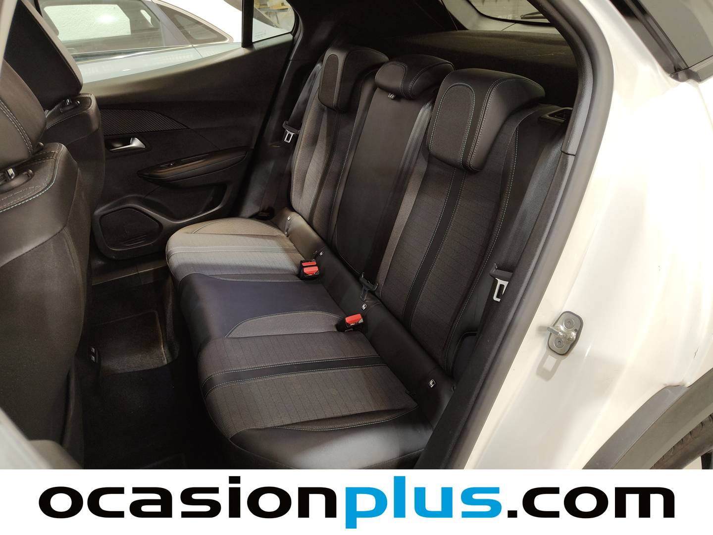 Foto asientos traseros Peugeot 2008 Peugeot 2008 PureTech 100 S&S Allure (100 CV)