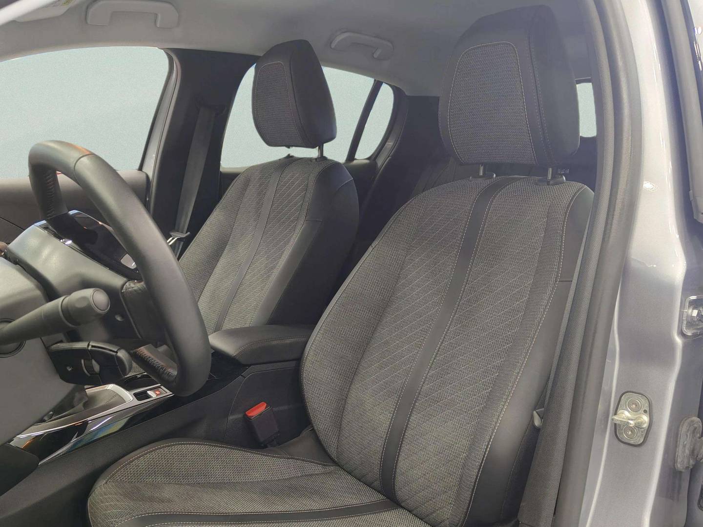 Extras y acabados del Peugeot 208 Peugeot 208 PureTech 100 Allure (100 CV)