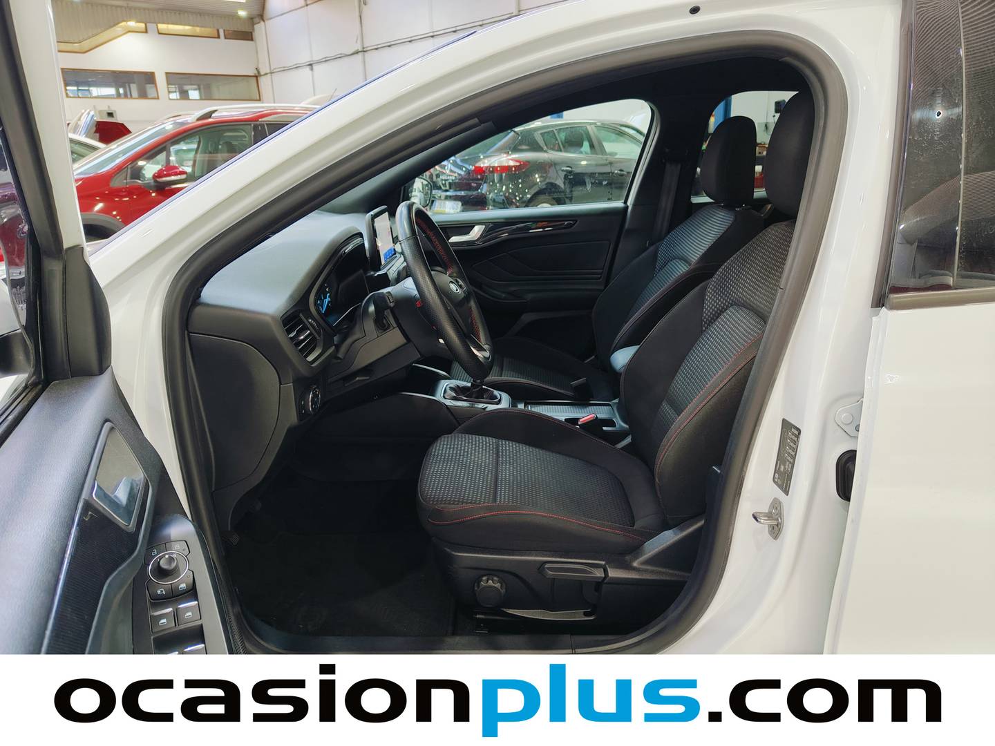 Foto asientos delanteros Ford Focus Ford Focus 1.0 Ecoboost MHEV ST-Line (125 CV)