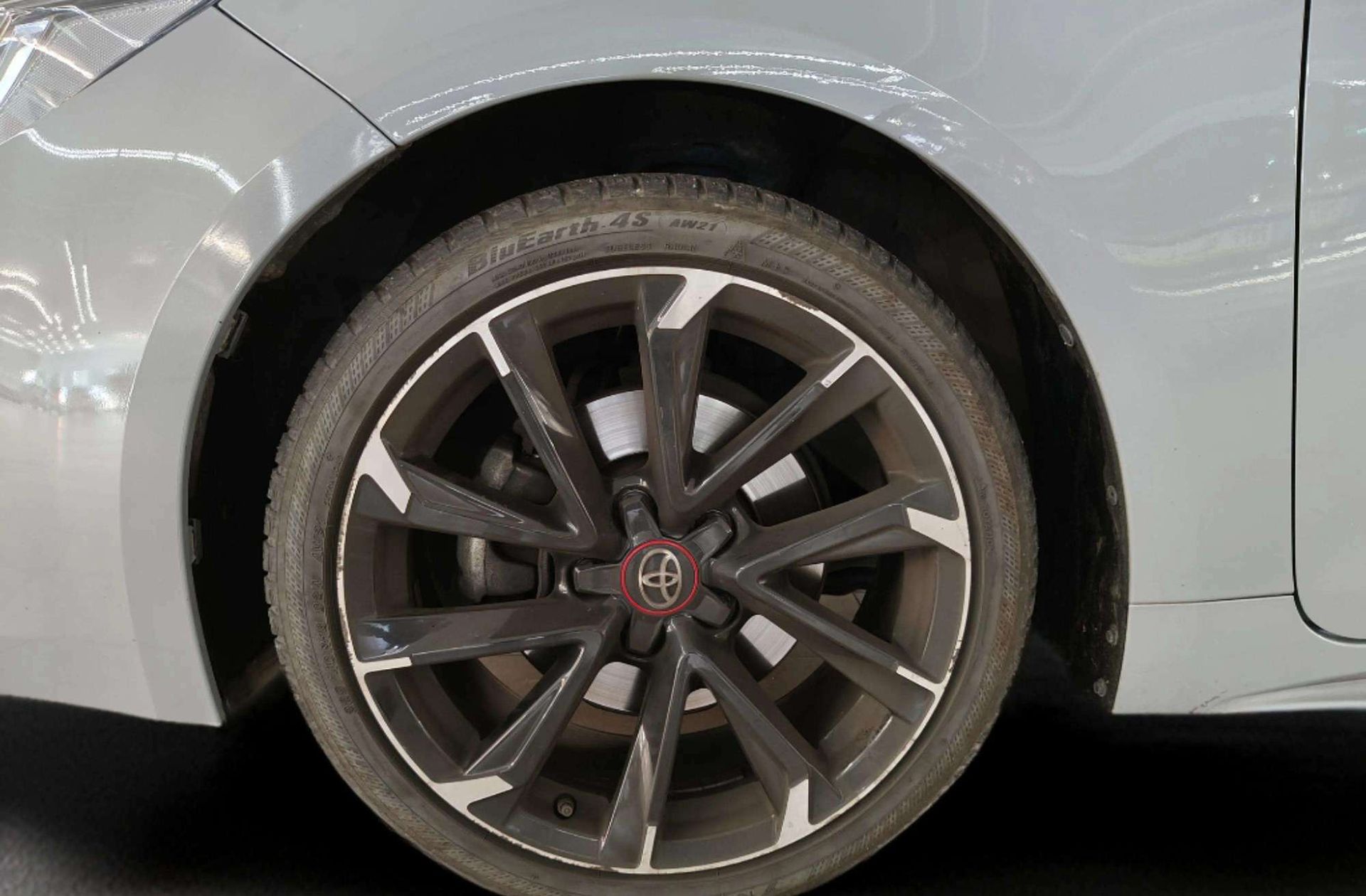 Toyota Corolla 180H Touring Sports GR-Sport E-CVT - foto 37