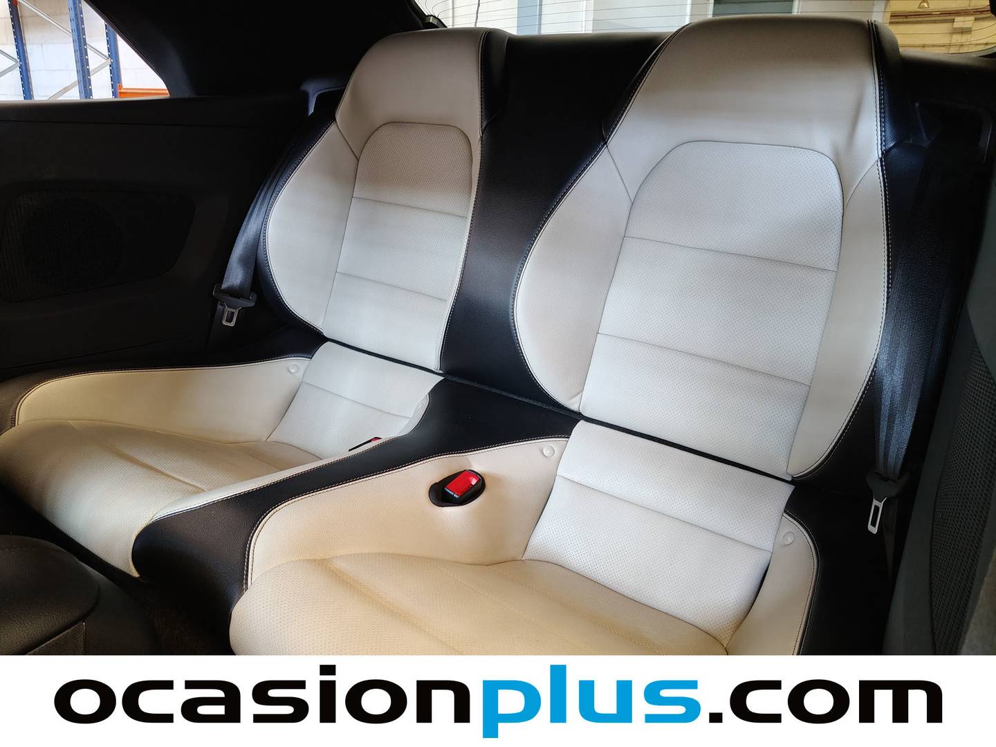 Foto asientos traseros Ford Mustang Ford Mustang 5.0 Ti-VCT V8 Convertible Mustang GT Automatico (450 CV)