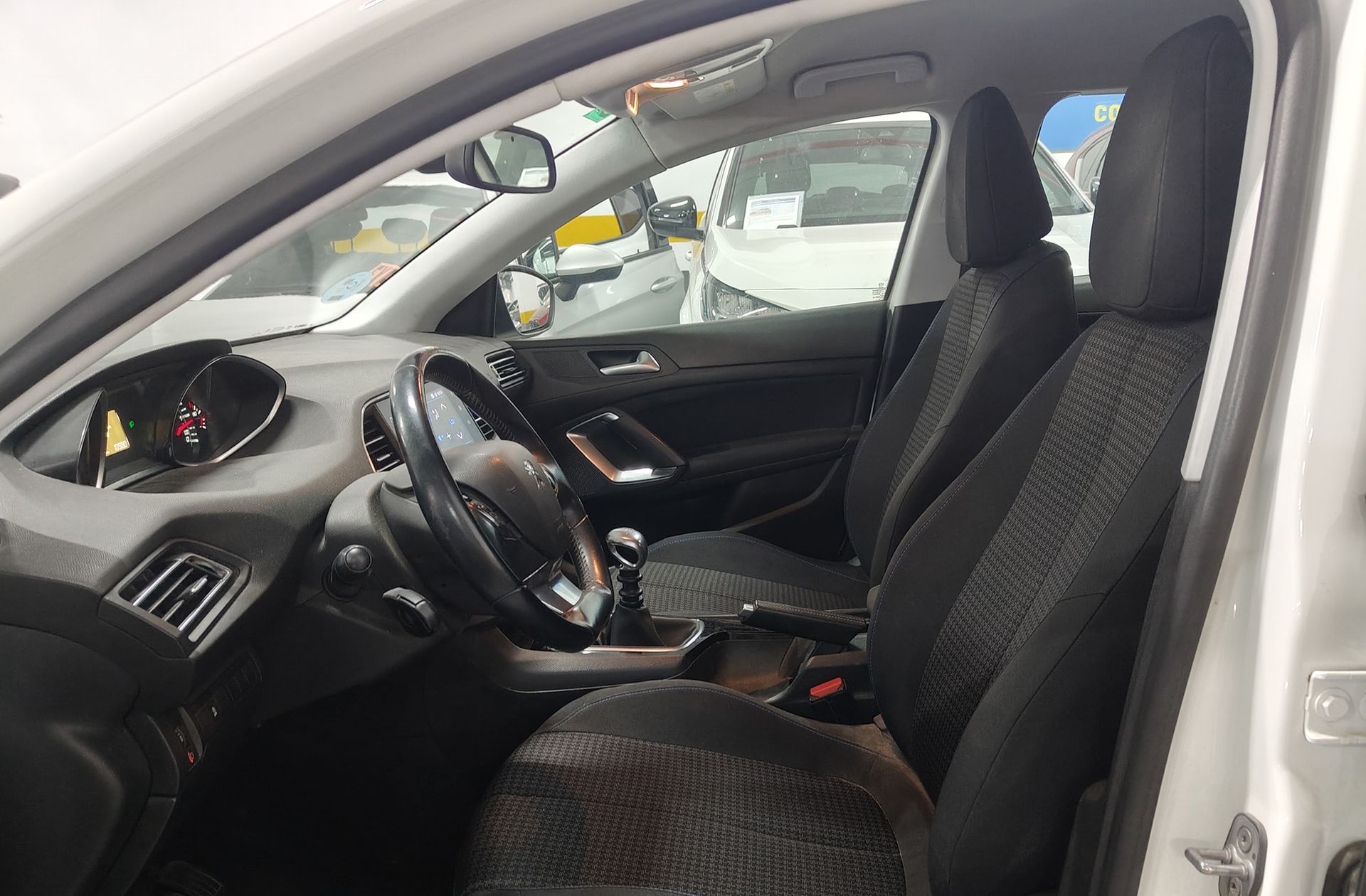 Peugeot 308 BlueHDi 100 Style - foto 11