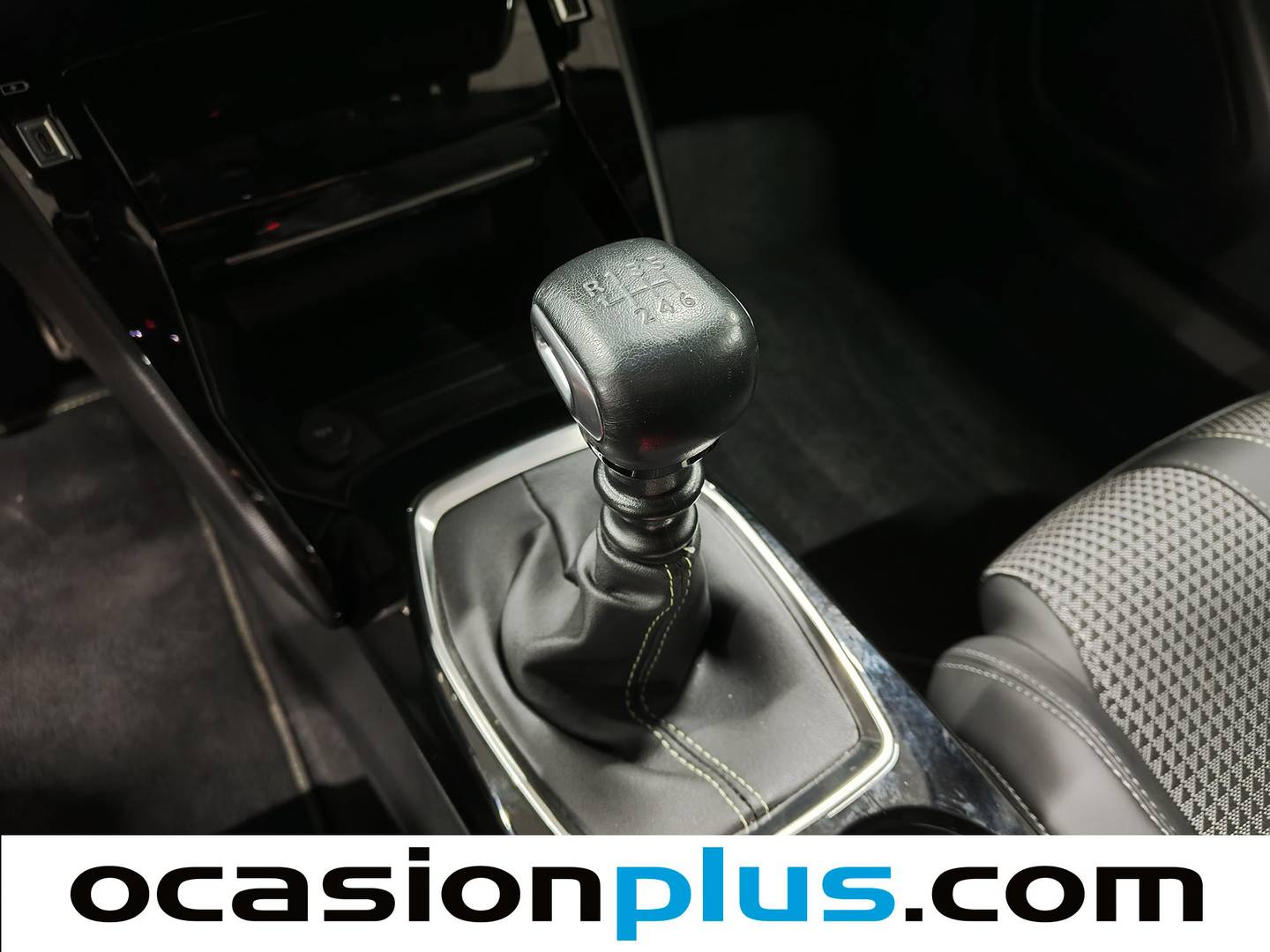 Foto Peugeot 2008 Peugeot 2008 PureTech 130 S&S GT (130 CV)