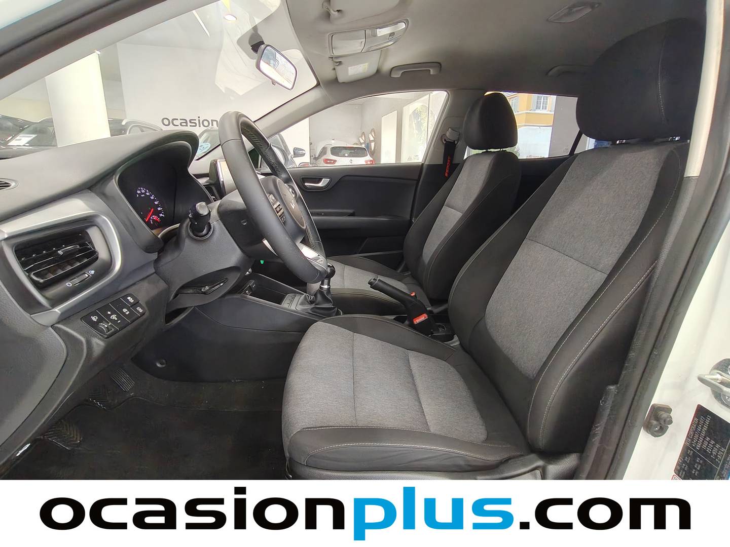 Foto asientos delanteros KIA Stonic KIA Stonic 1.2 DPi Concept (84 CV)