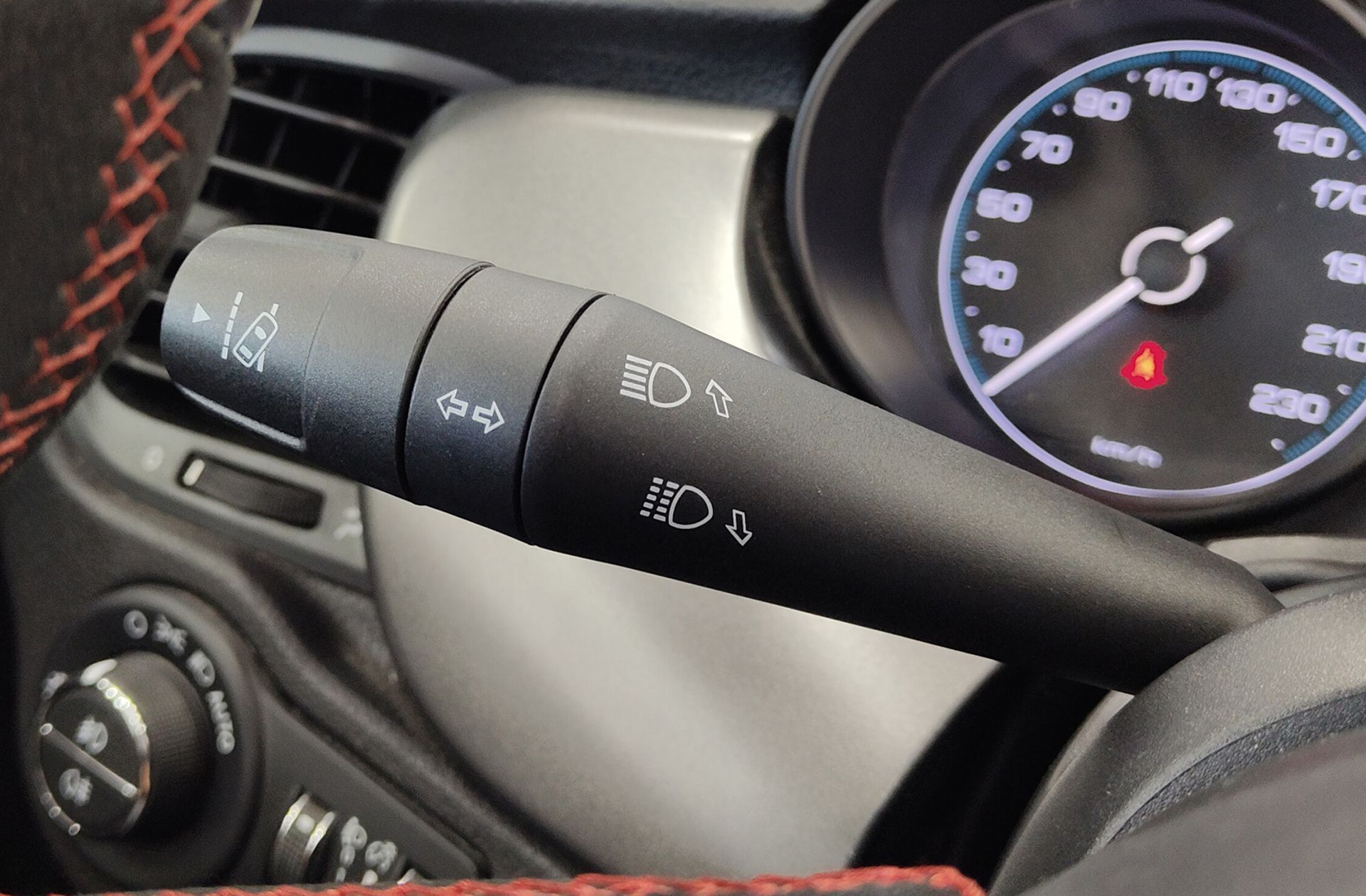 Fiat 500X 1.5 Hybrid Dolcevita Sport DCT - foto 24