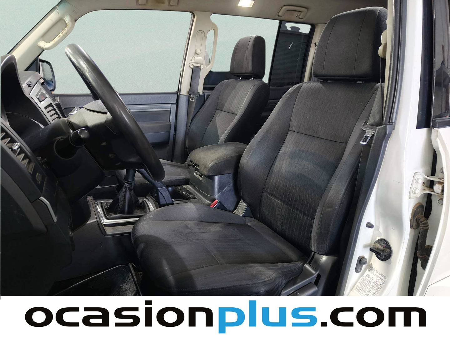 Foto asientos delanteros Mitsubishi Montero Mitsubishi Montero 3.2 DI-D Spirit (200 CV) 7 Plazas