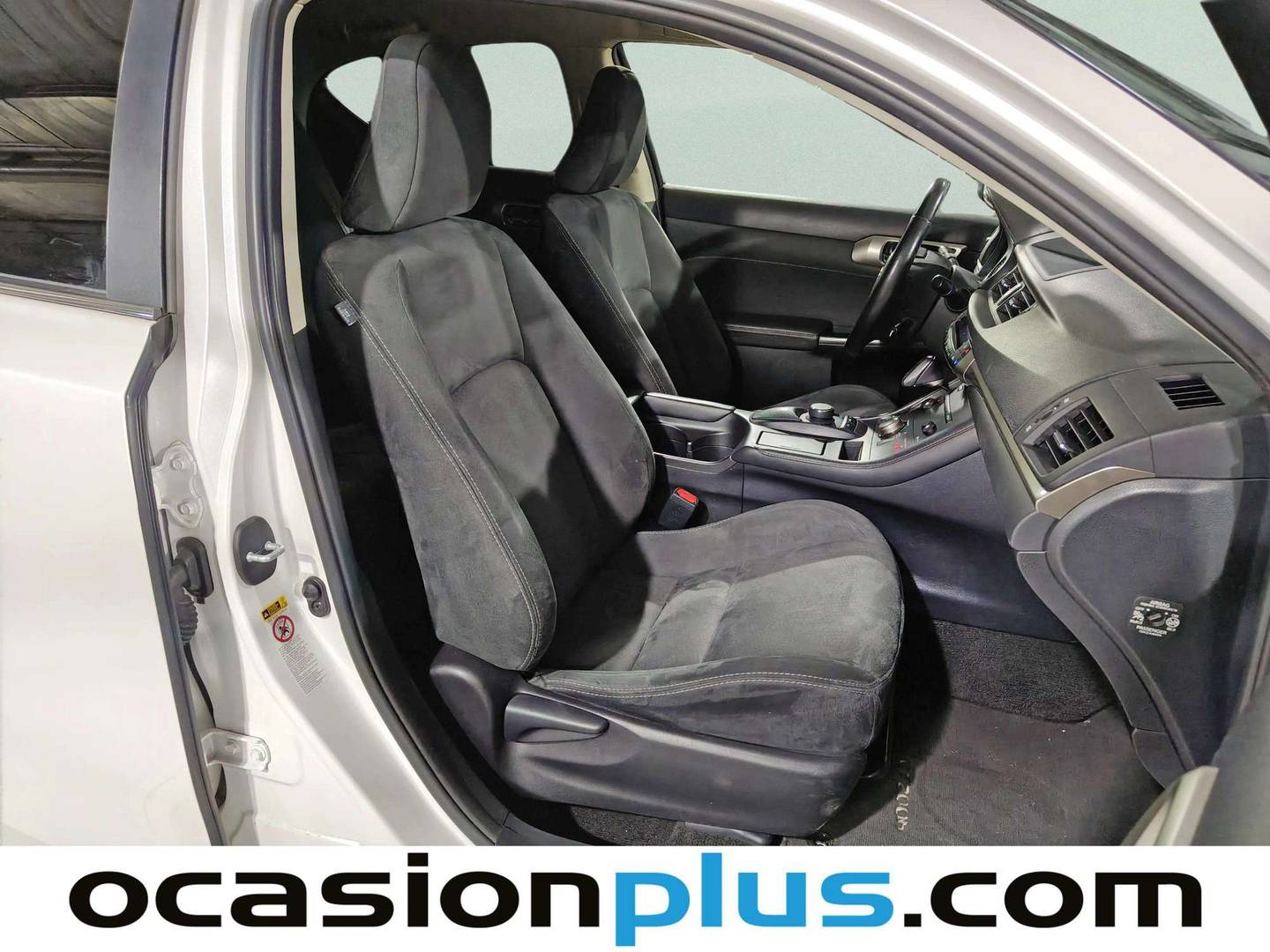 Lexus CT Lexus CT 200h Business (136 CV) al mejor precio