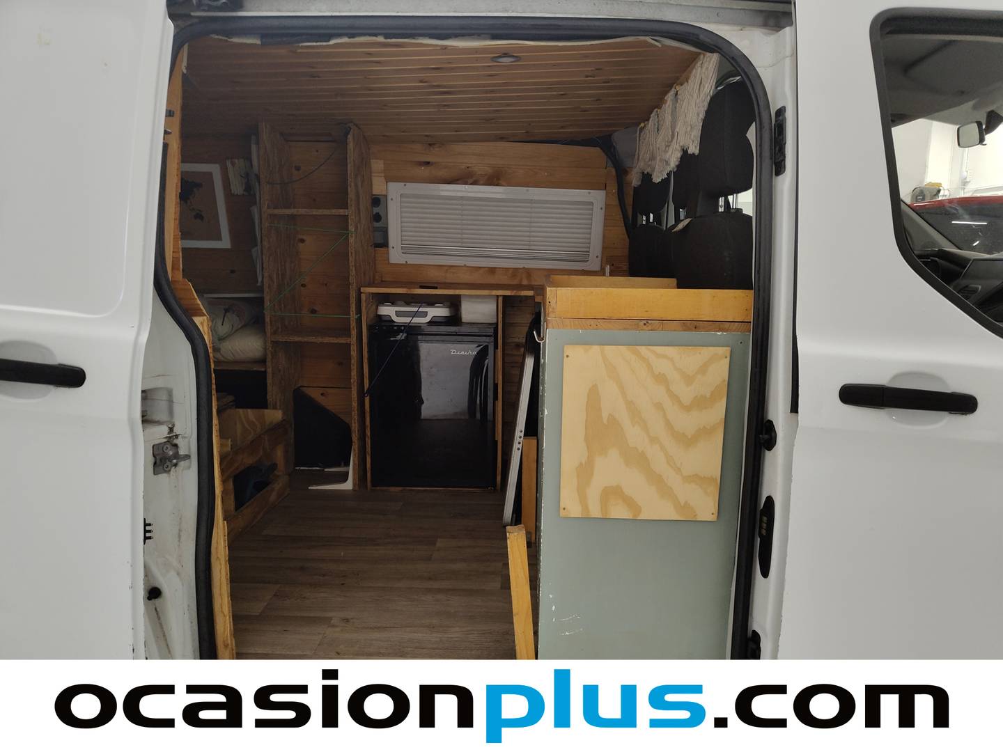 Ford Transit Custom Ford Transit Custom Furgon 2.2 TDCI 250 L1 Ambiente (100 CV) CAMPERIZADA 3 Plazas al mejor precio