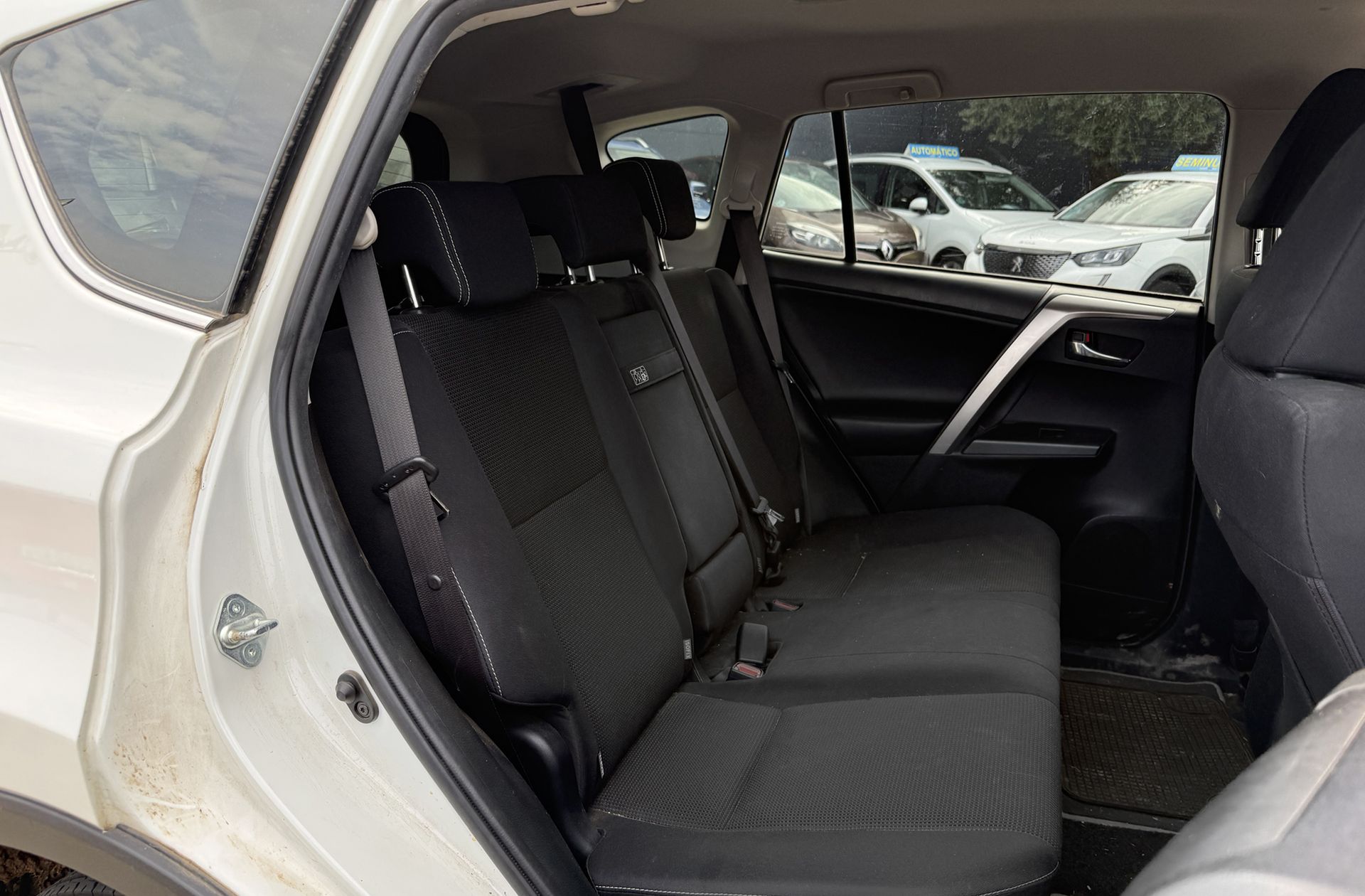 Toyota RAV4 2.5l hybrid Advance 2WD - foto 13