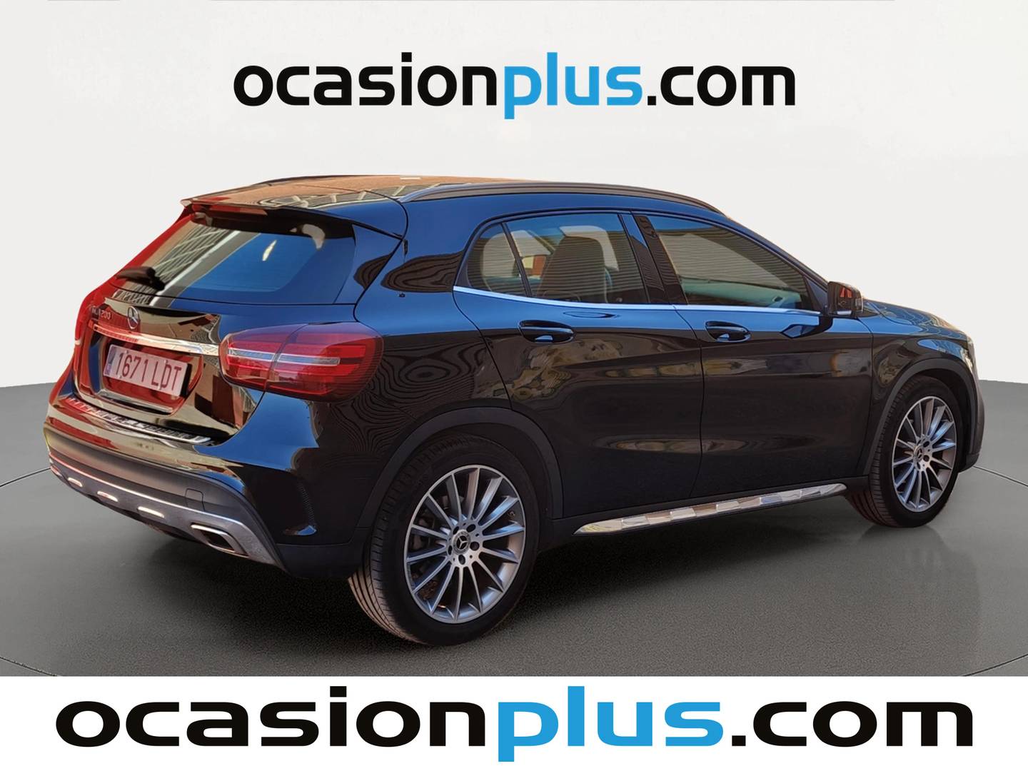 Foto trasera Mercedes GLA Mercedes GLA 200 (156 CV) derecha