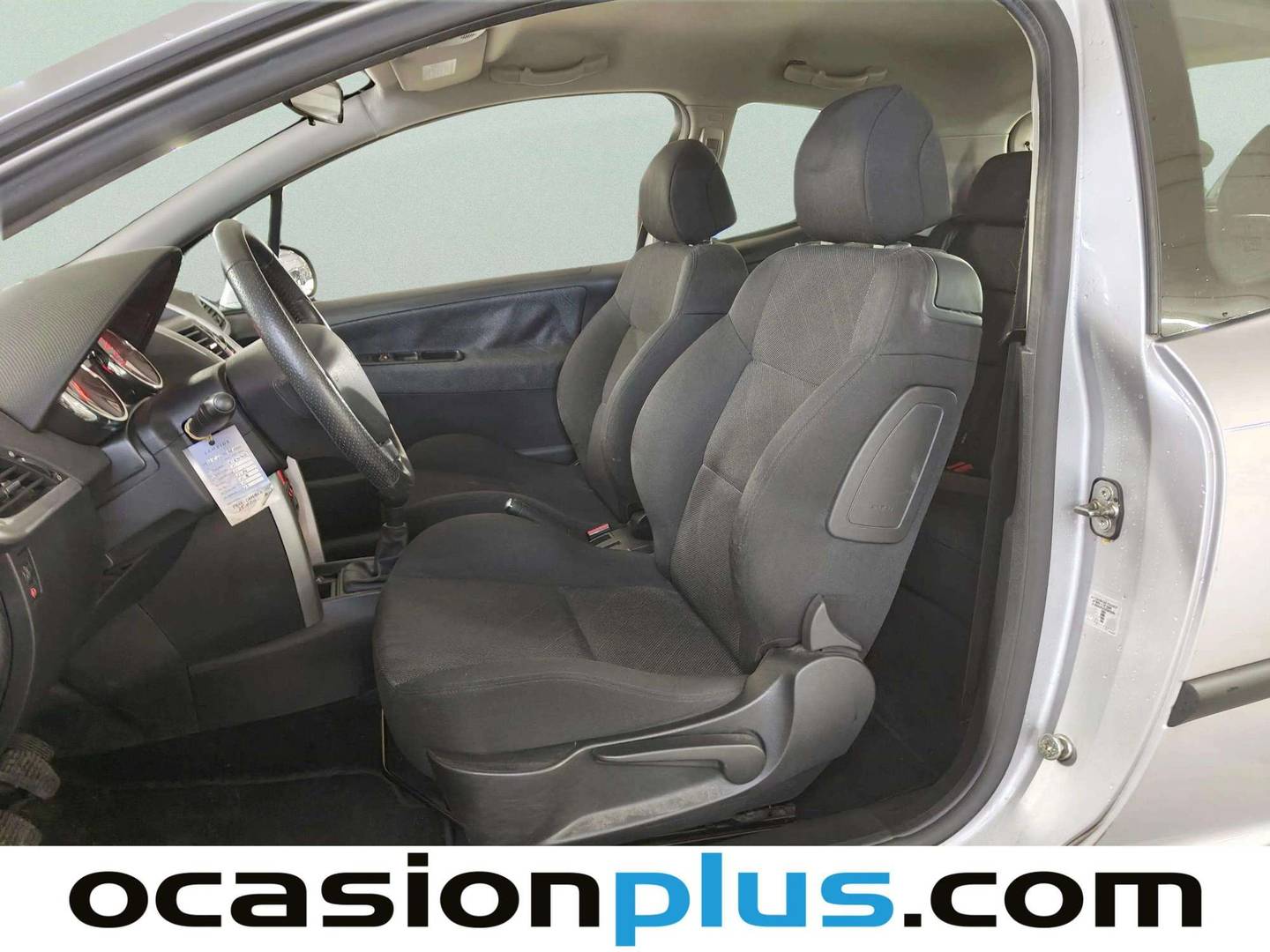 Foto asientos delanteros Peugeot 207 Peugeot 207 1.4 16v XS (90 CV)