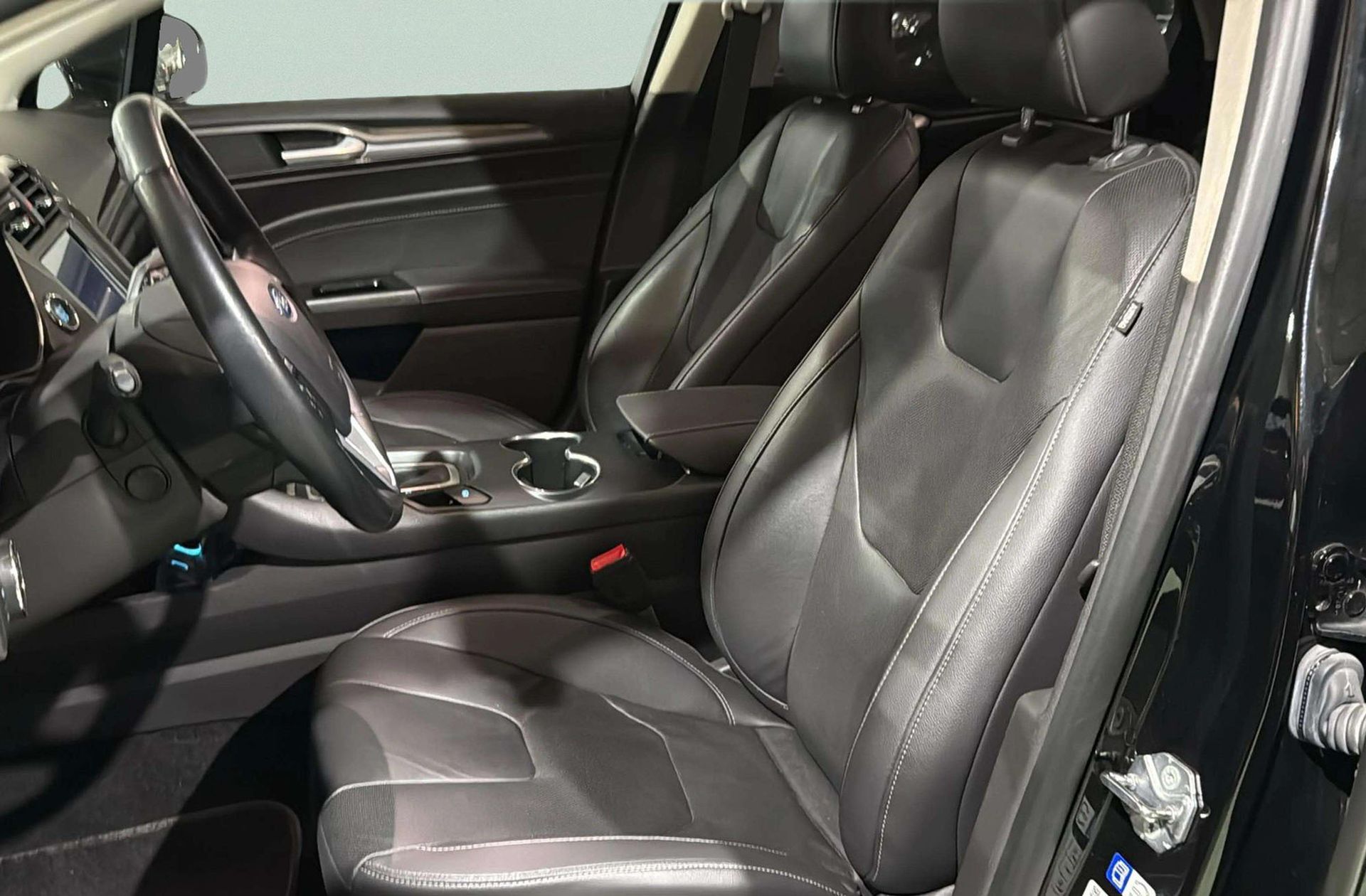 Ford Mondeo SportBreak 2.0 Híbrido Hev Titanium - foto 11