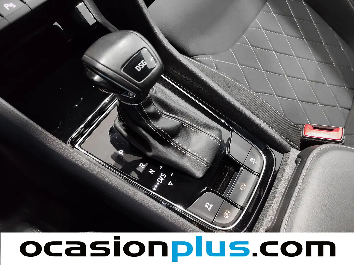 Foto Skoda Karoq Skoda Karoq 1.5 TSI ACT Sportline DSG (150 CV)