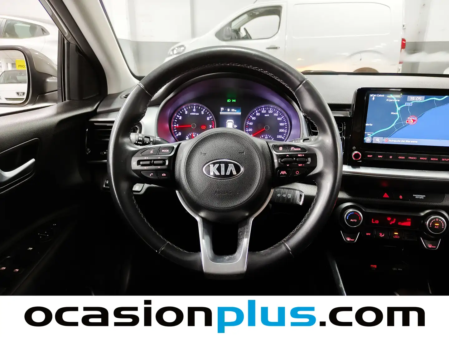 Foto KIA Stonic Kia Stonic 1.0 T-GDi MHEV Drive DCT (120 CV)