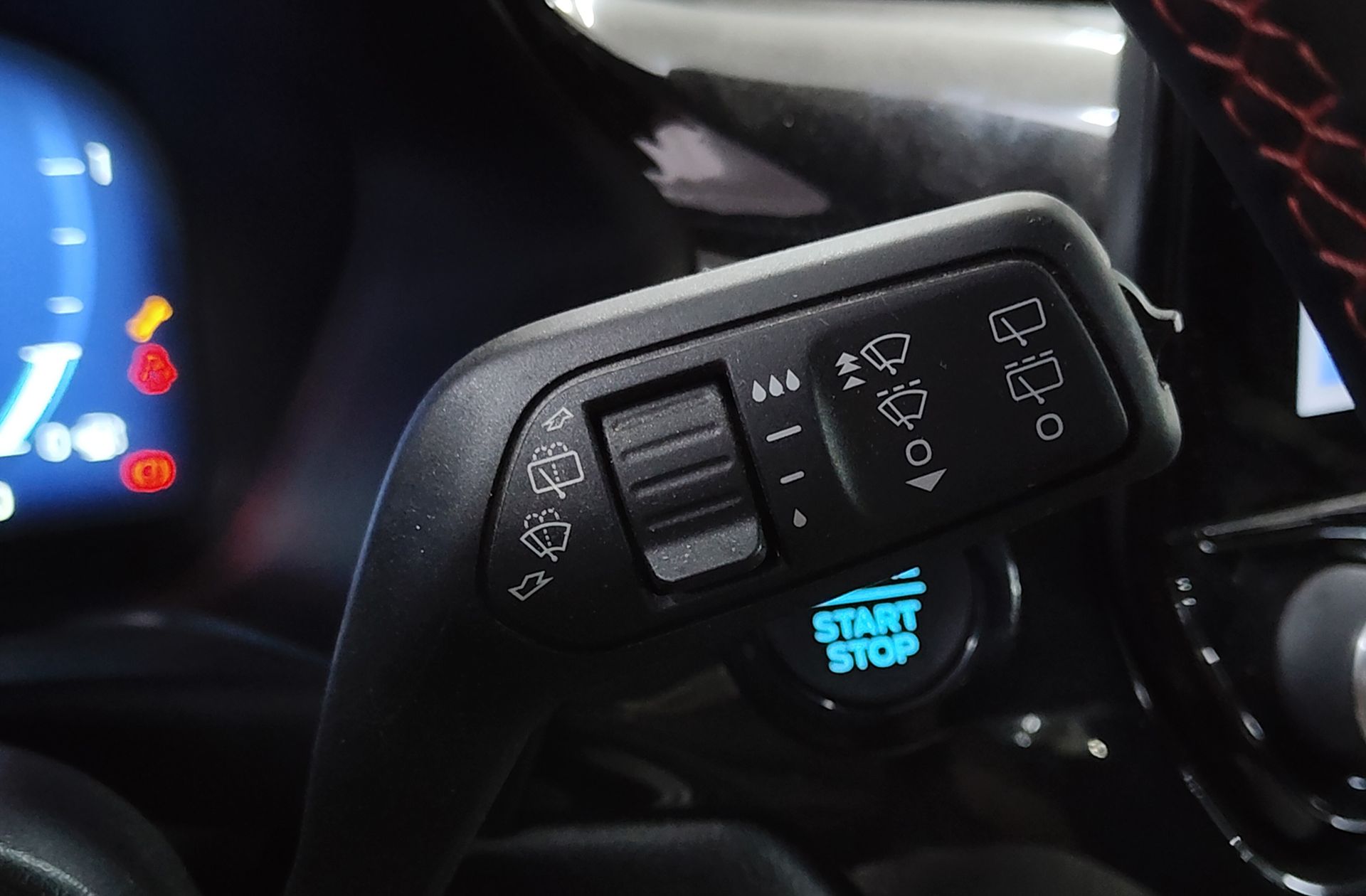 Ford Fiesta 1.0 EcoBoost MHEV ST-Line - foto 30
