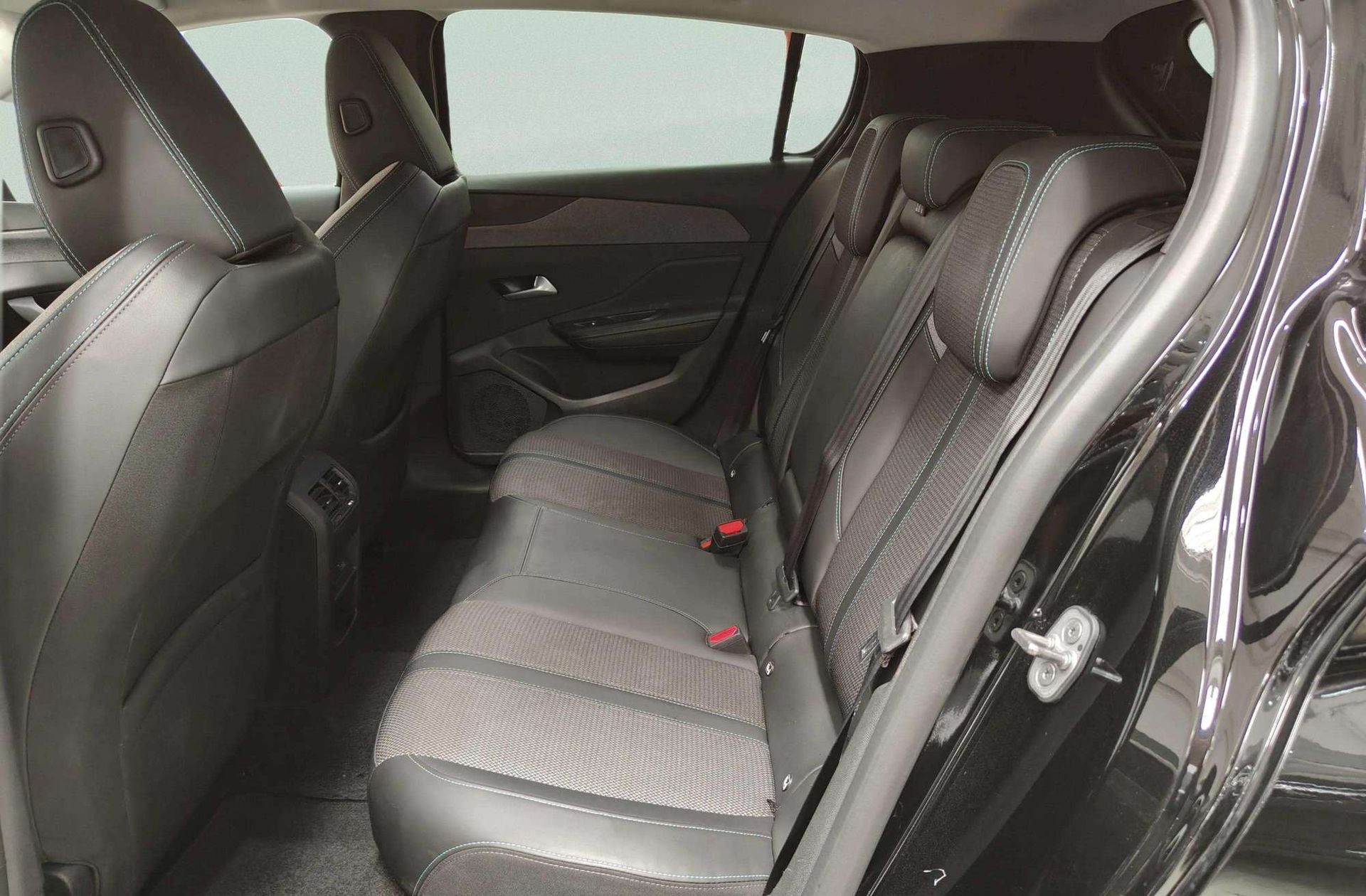 Peugeot 308 BlueHDi 130 Allure EAT8 - foto 13