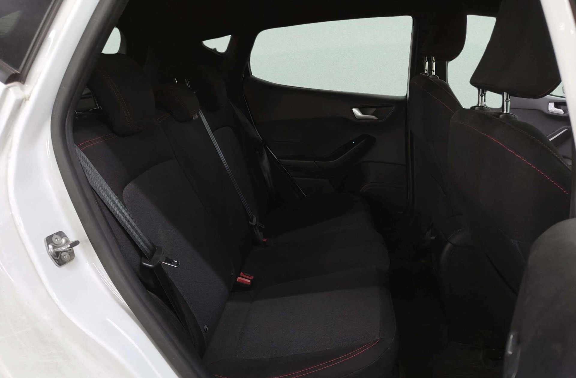 Ford Fiesta 1.0 EcoBoost MHEV ST-Line - foto 20